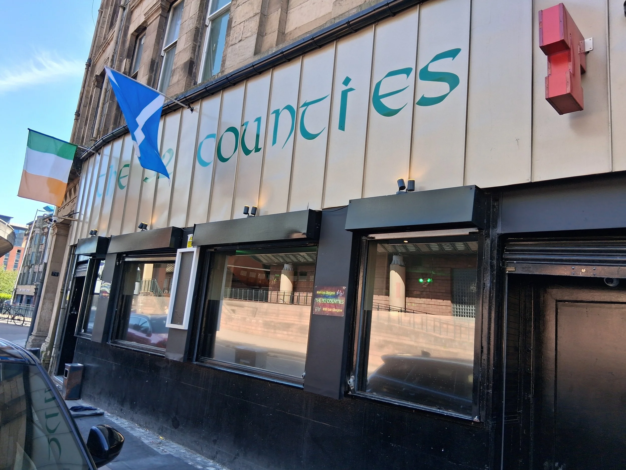 32 Counties, Glasgow