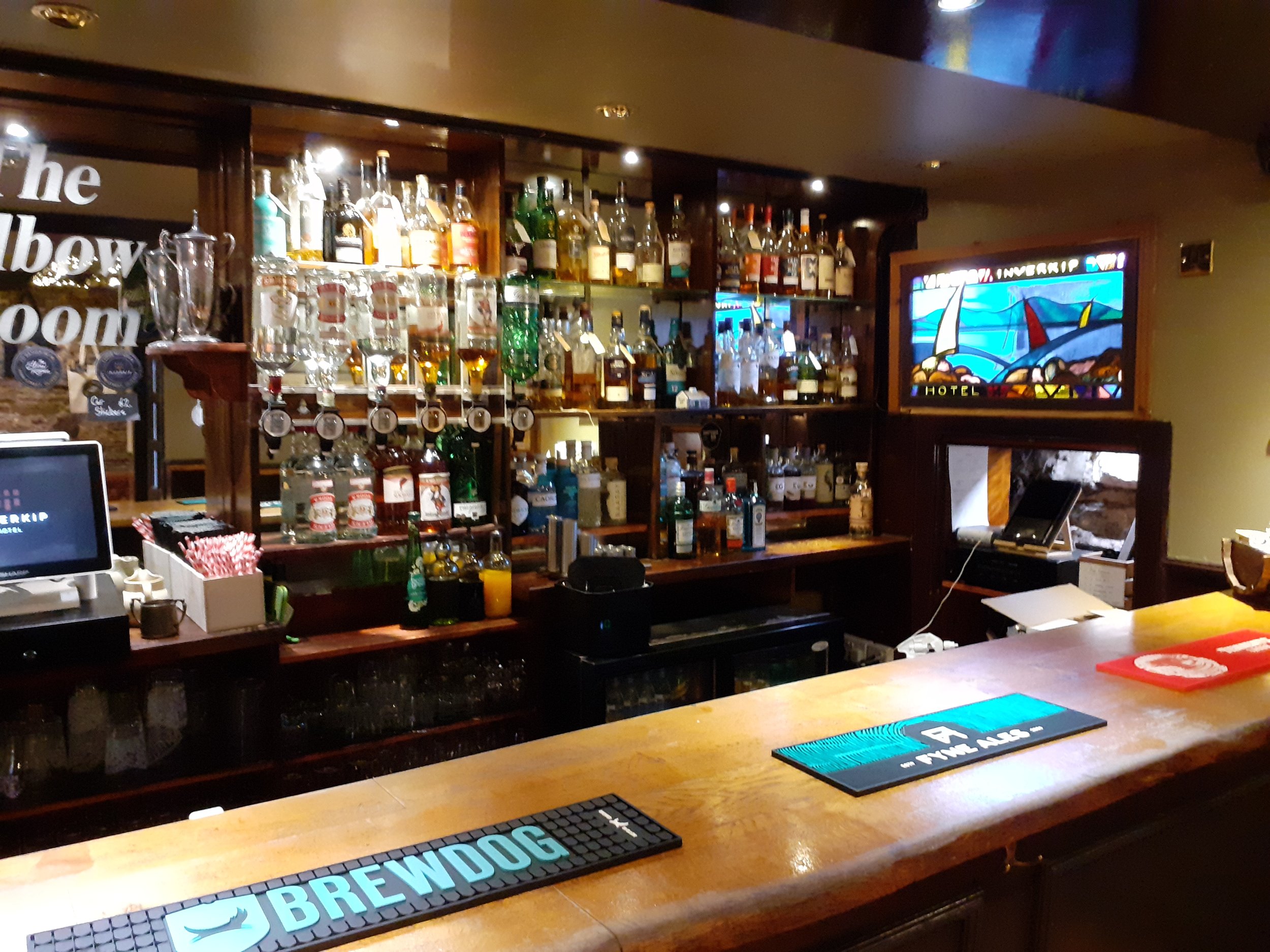 Inverkip Hotel,, The Elbow Room bar