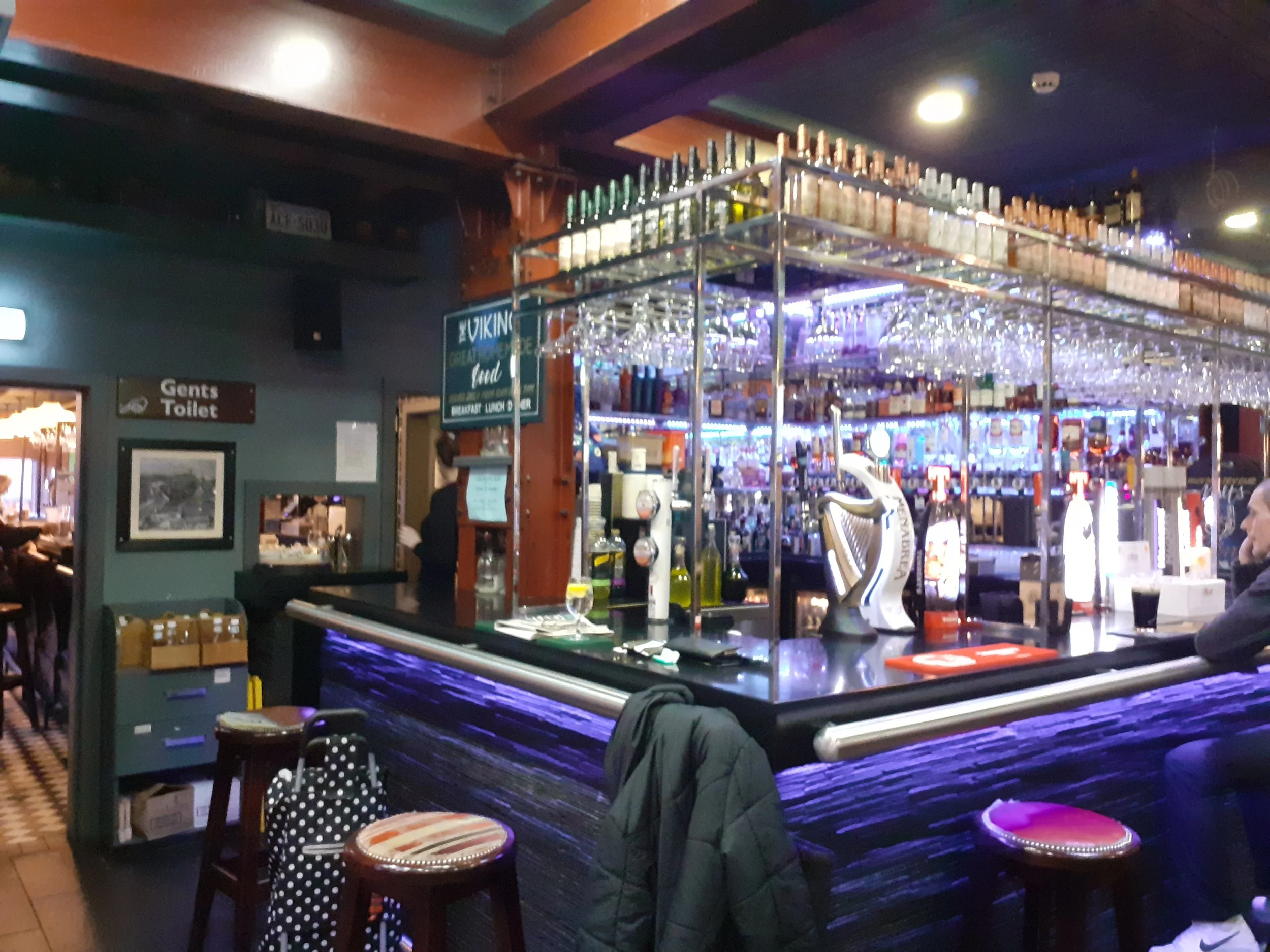 The Viking , Glasgow - second room servery