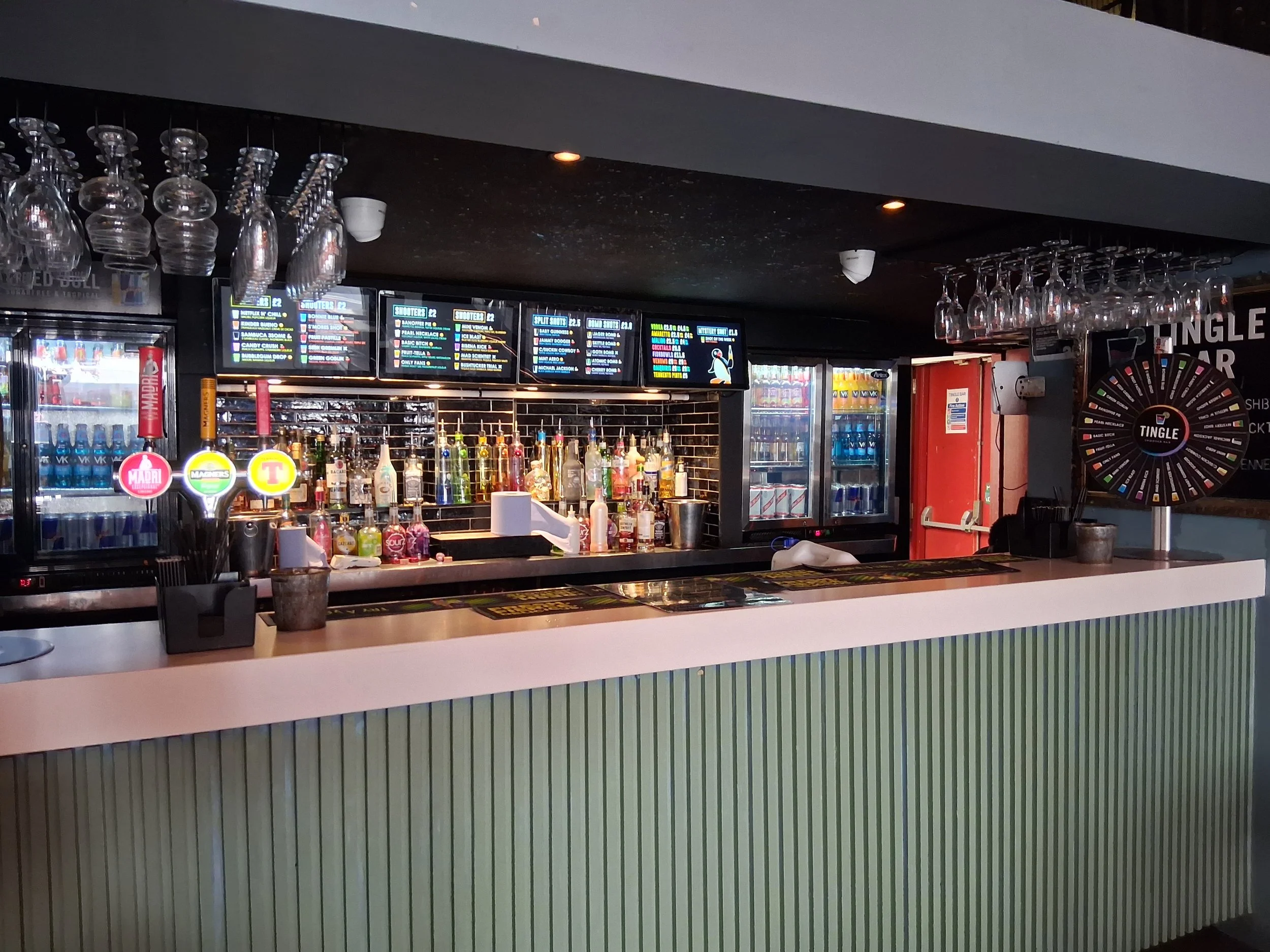 Tingle Bar, Glasgow - servery