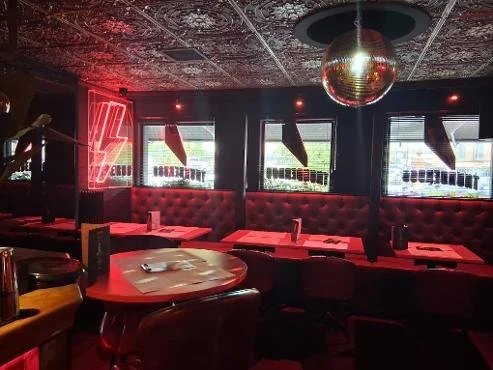 Thuderdog, Glasgow - left side