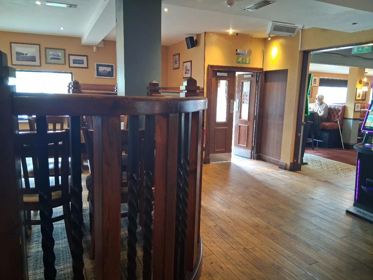The Montford, Glasgow - back to Kitchen entrance and bar room to right