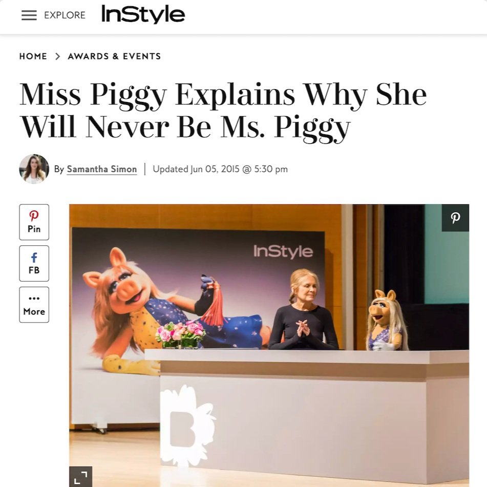 Gloria Steinem chats with Miss Piggy for the Sackler Center First Award 