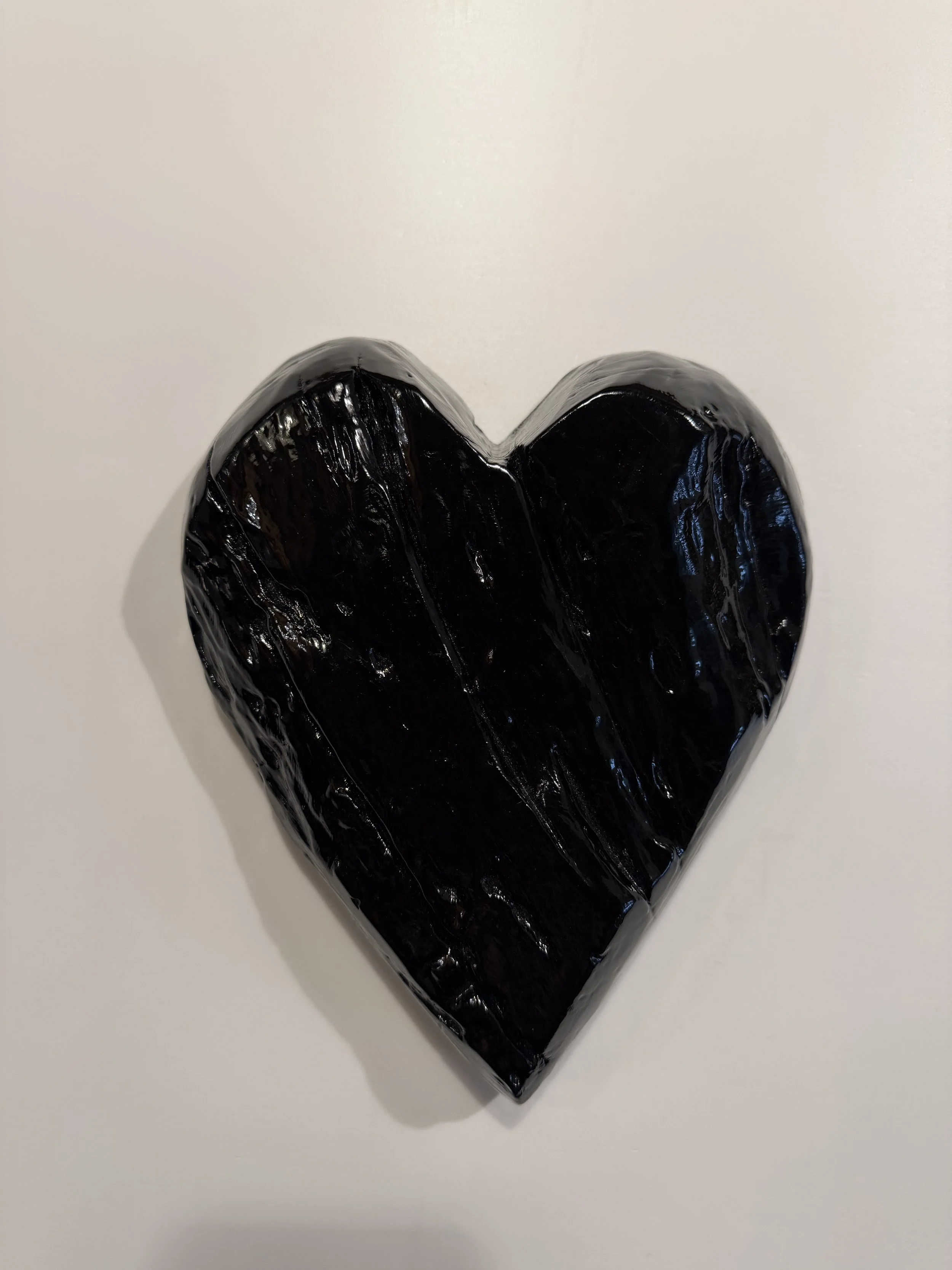 Cuore in legno nero