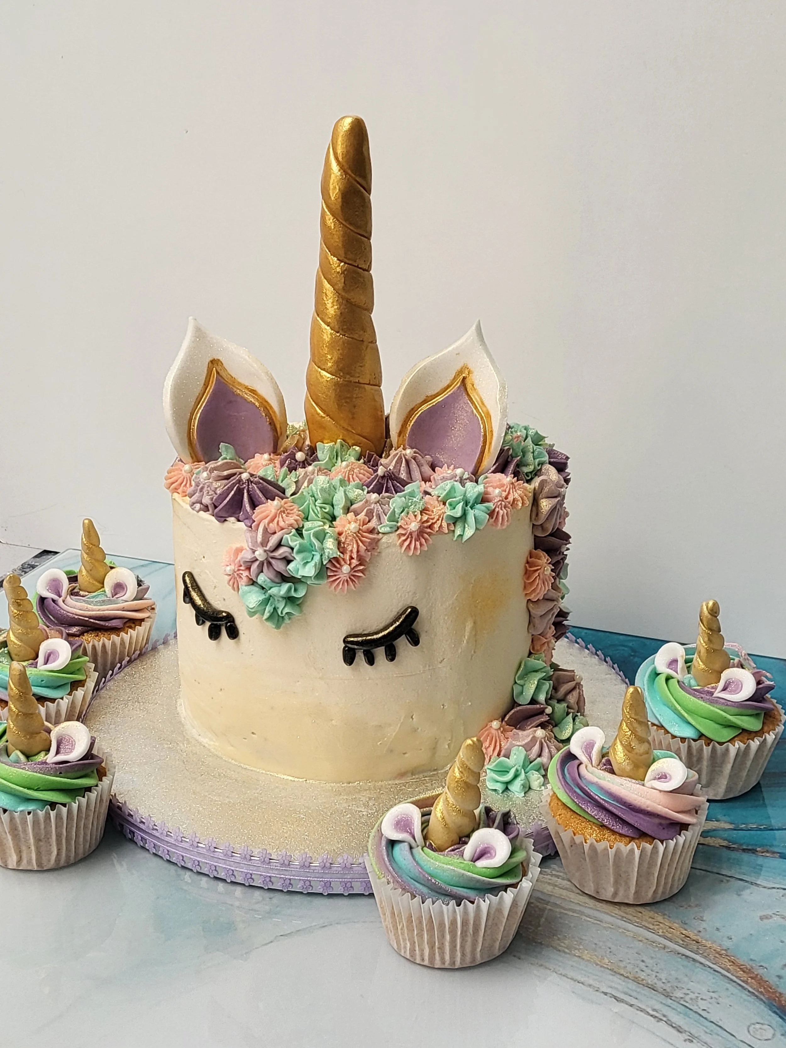Unicorns, cupcakes and cake