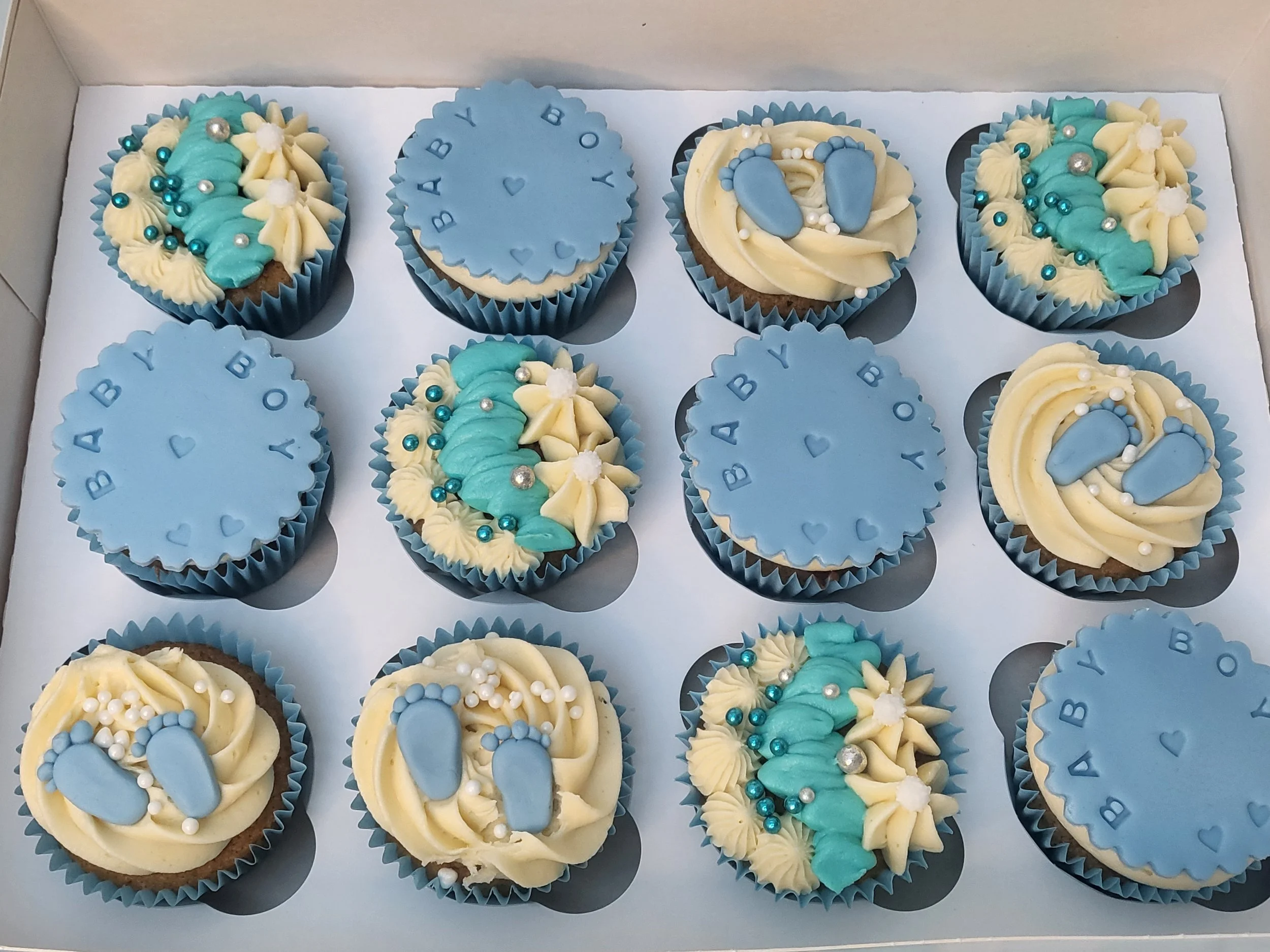 boy cupcakes .jpg