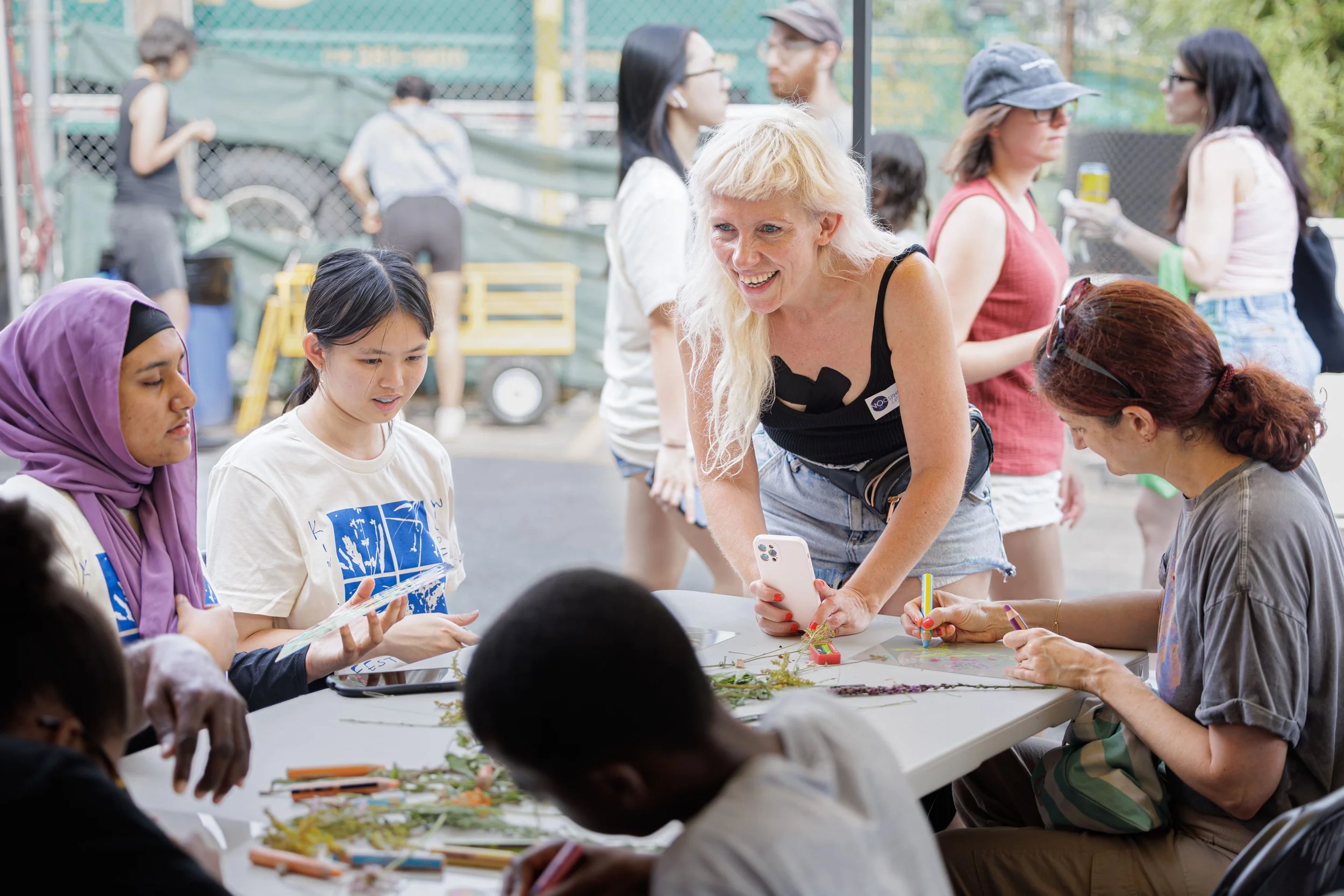 Asia Sztencel – Tracing the Wild Garden Workshop, Kingsland Wildflower Festival, 2025. Photo: Tao Ho
