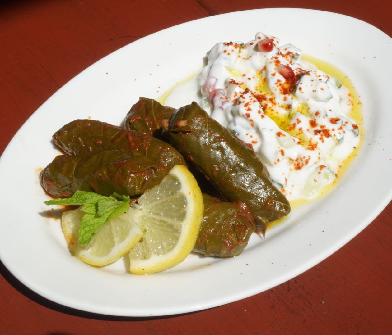 ☀️Stuffed-vine leaves sound like the perfect dish for a light snack on a hot sunny day! 
Why not come to @20jakobscafe and try our Armenian dolmas paired with fresh herbs and a yoghurt &amp; cucumber dip! 🥒

#london #londonfood #thingstodoinlondon #