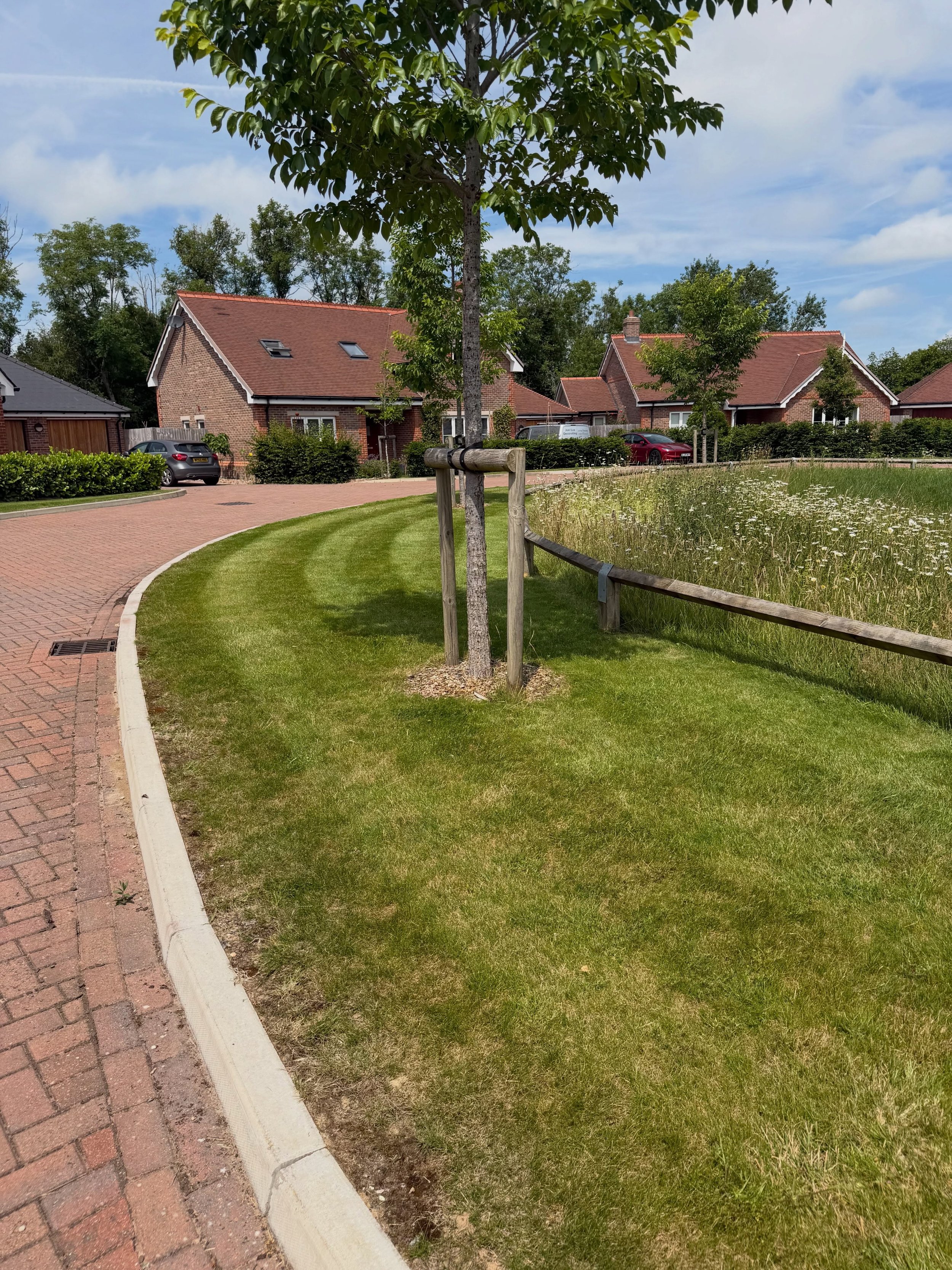It&rsquo;s Maintenance Monday! 🙌🏻

We look after all types of spaces including those communal areas, so get in touch to sort your garden maintenance for the season today! ☀️

Whether it&rsquo;s a one-time cut or regular maintenance, we&rsquo;ve got