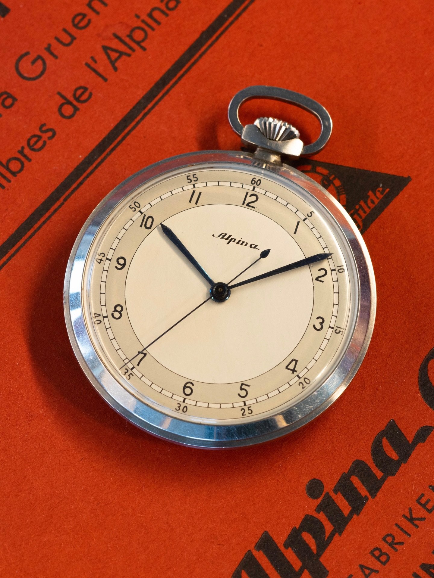 [Central Seconds] Ok, I wanted to do an extremely informational post today.
But honestly&hellip; not happening. So hey, look!
A 1930s steel pocket watch by Alpina, featuring a central seconds hand.
That&rsquo;s it. (Nerds will understand.)

#vintagew