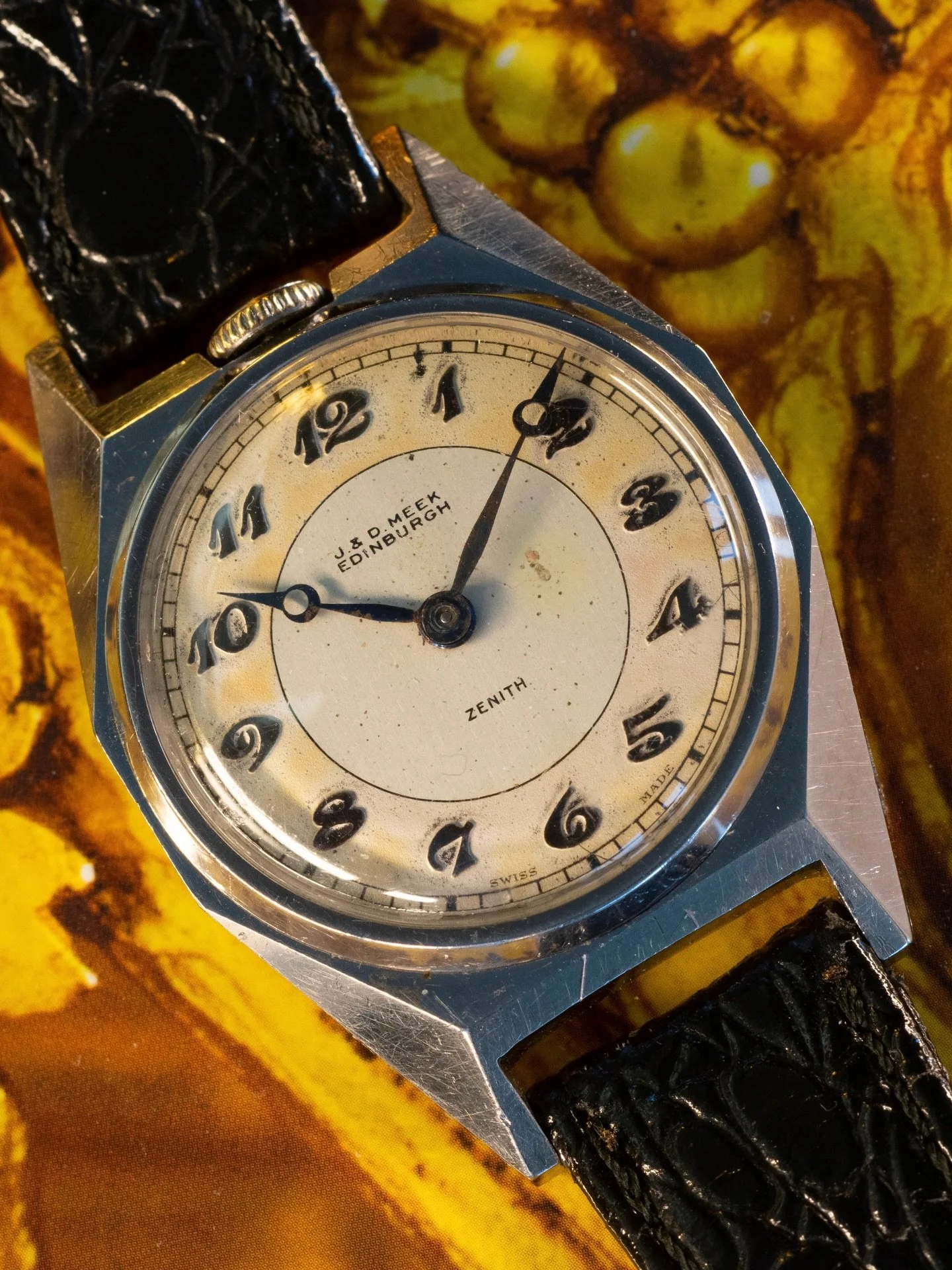 [Story Teller📖] Watches aren&rsquo;t just objects that tell time. They tell stories. For those new to the hobby, I always try to show that the real beauty of a watch isn&rsquo;t only in the movement, the steel case, or even that stunning dial. Yes, 