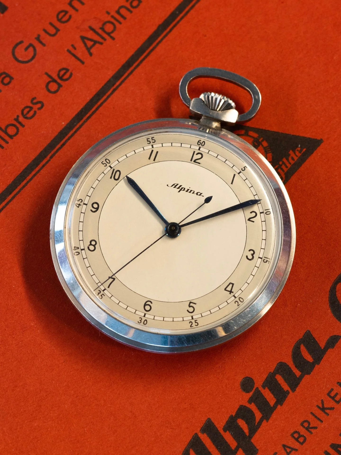 [Central Seconds] Ok, I wanted to do an extremely informational post today.
But honestly&hellip; not happening. So hey, look!
A 1930s steel pocket watch by Alpina, featuring a central seconds hand.
That&rsquo;s it. (Nerds will understand.)

#vintagew