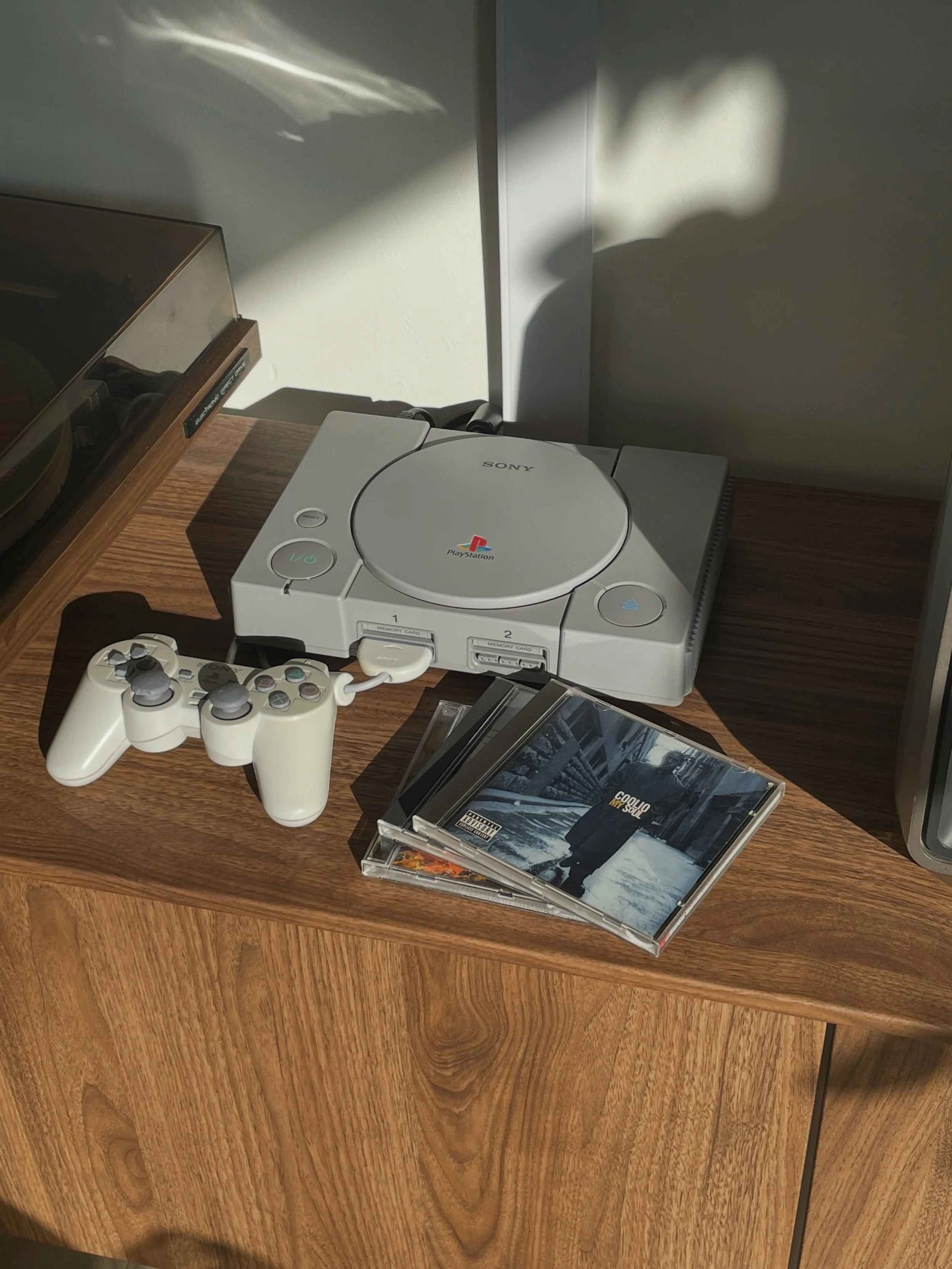 The perfect Y2K nostalgic CD-player

#psx #coolio #vintage #vintageinterior