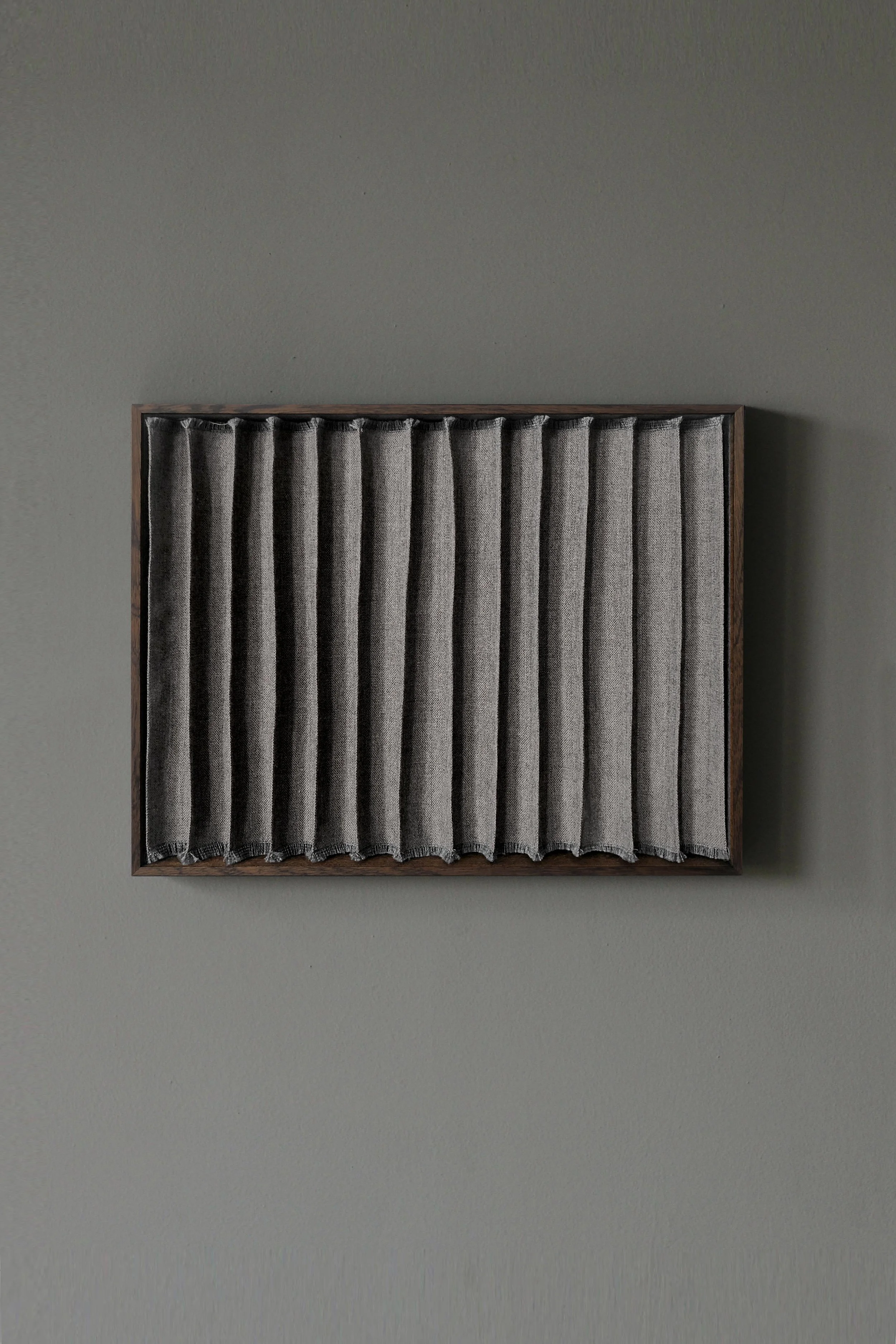 02 PLEAT IN FRAME BROWN CONCEPT 3.jpg