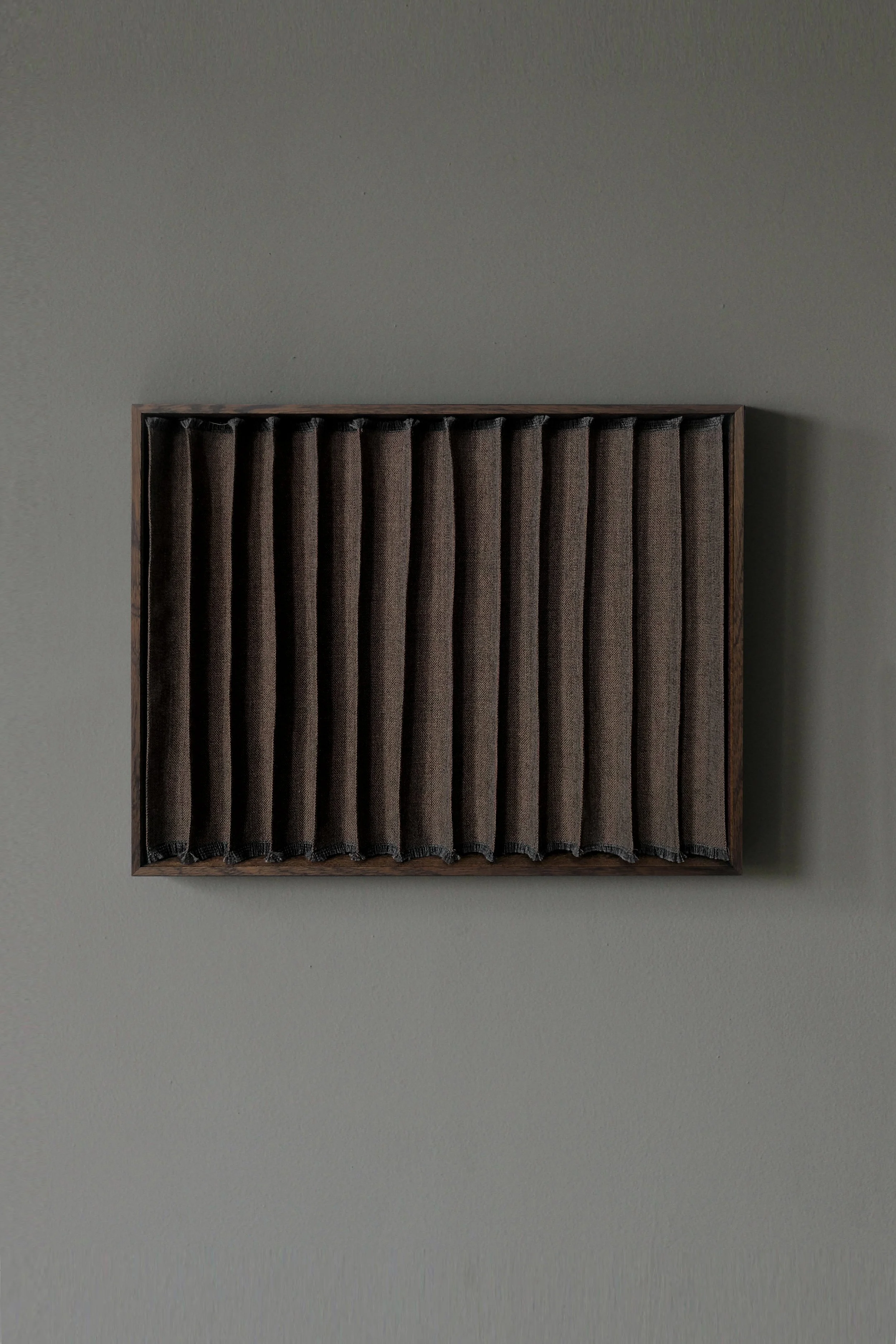 02 PLEAT IN FRAME BROWN CONCEPT 2.jpg