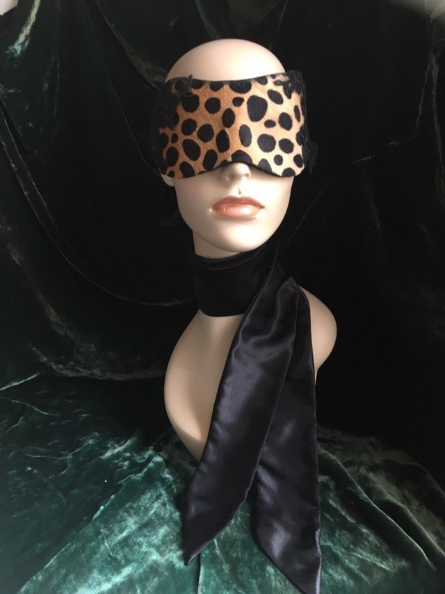 https://i.etsystatic.com/5272026/r/il/9c3436/1896764863/il_fullxfull.1896764863_e33z.jpg