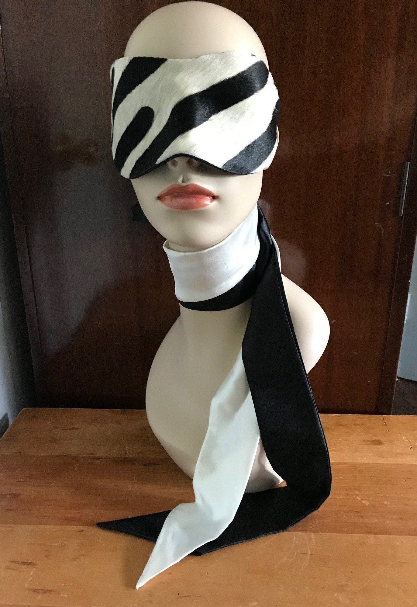 https://i.etsystatic.com/5272026/r/il/090d6b/3054478758/il_fullxfull.3054478758_kkoy.jpg
