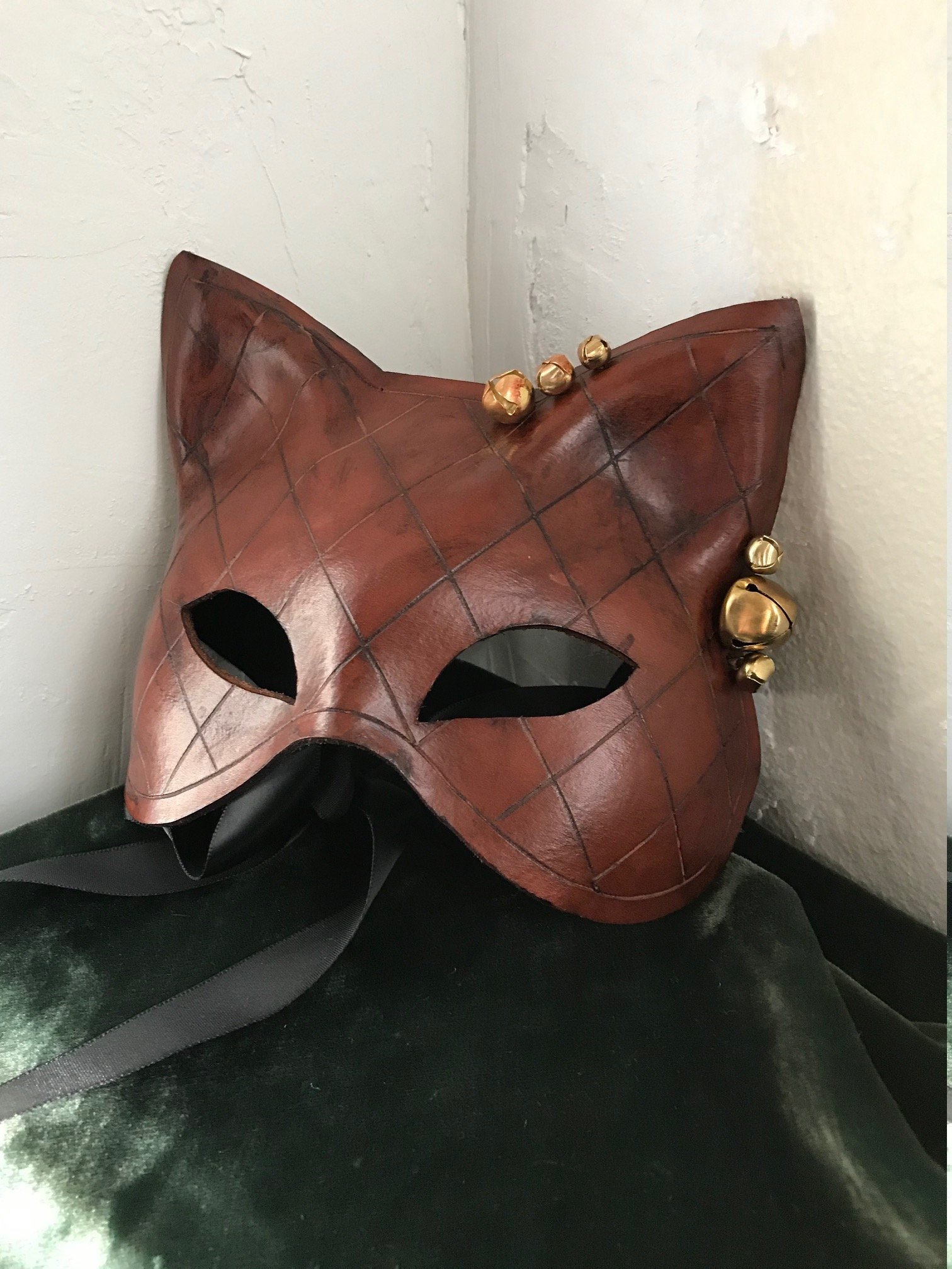 https://i.etsystatic.com/5272026/r/il/a2cc43/2584152841/il_fullxfull.2584152841_sxsk.jpg