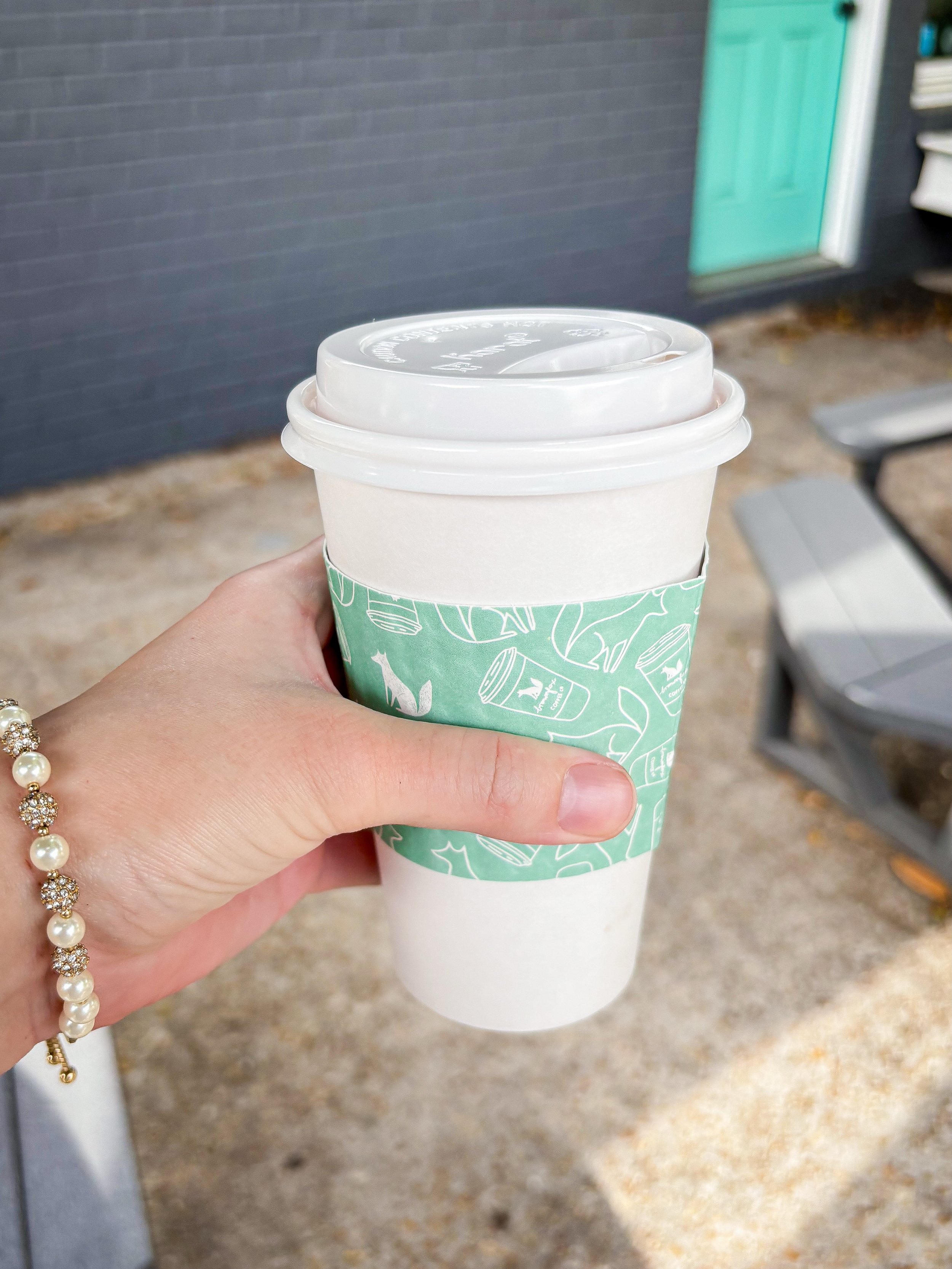 A busy day calls for a delicious cup of coffee ☕️ Brown Fox Coffee is a charmingly old fashioned joint that prides itself on serving fresh, locally-roasted coffee. The baristas are super friendly, their menu has a wide variety of drinks and pastries,