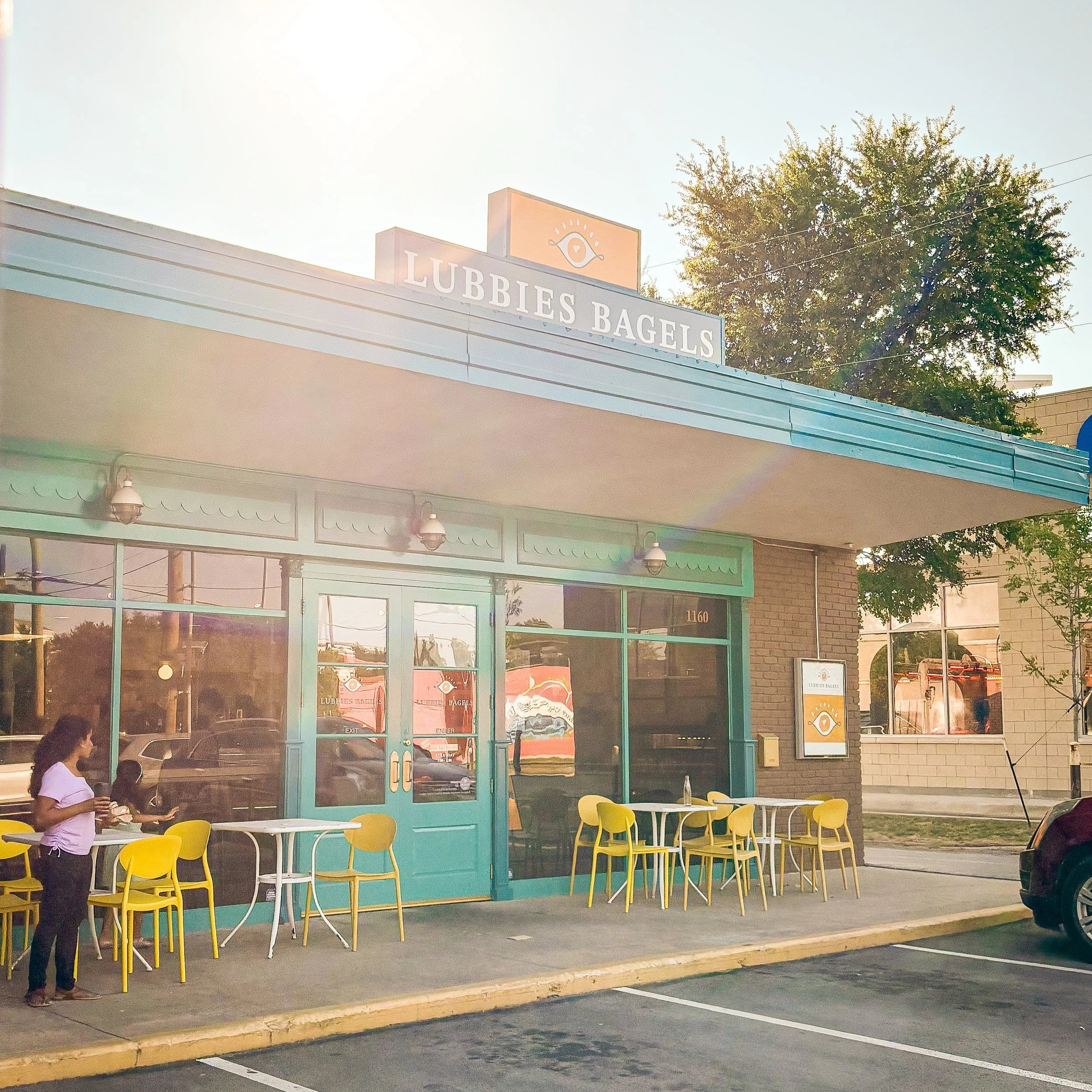 Outside of Lubbies Bagels