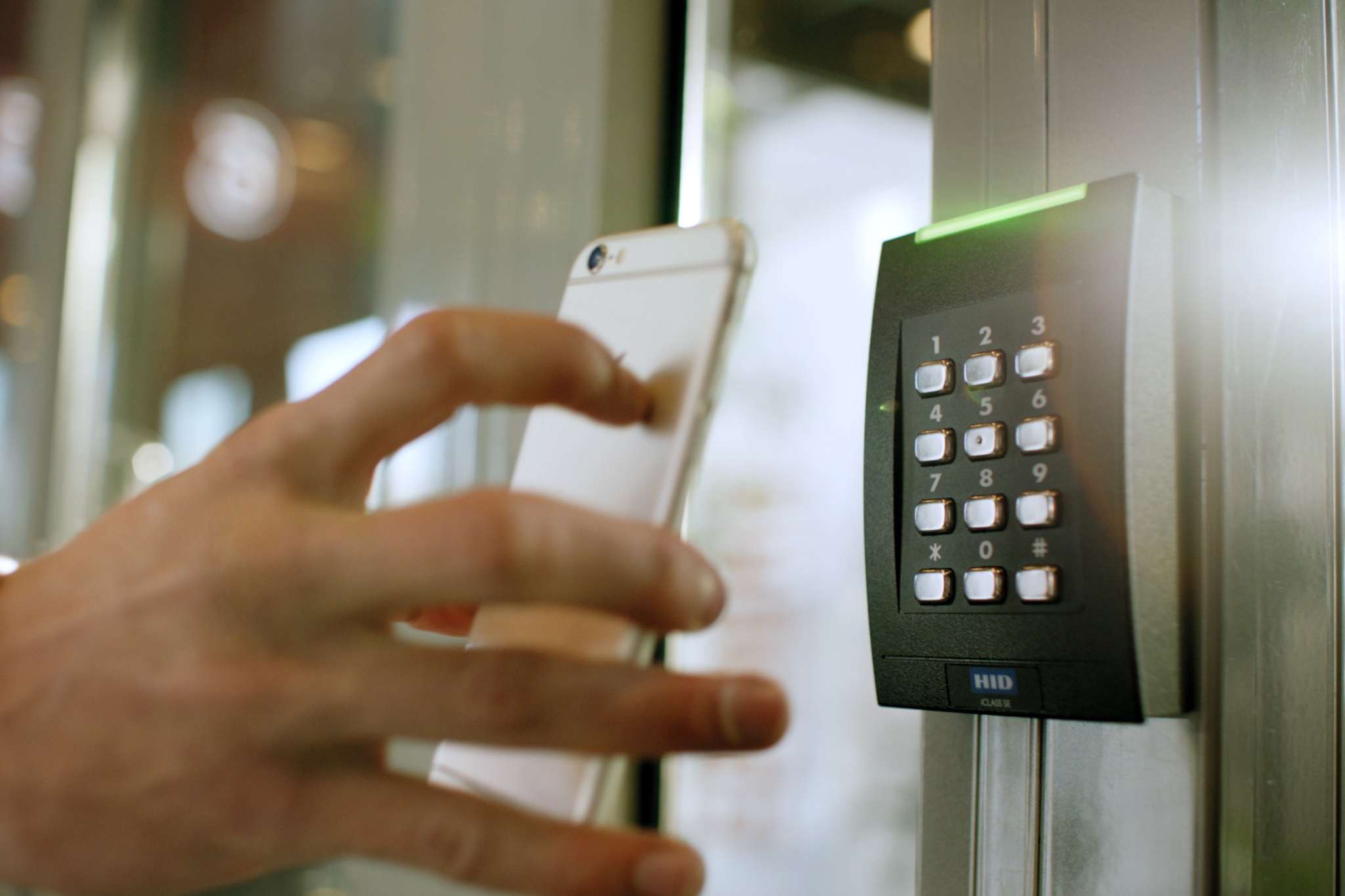 Keycard access control system for secure building entry management