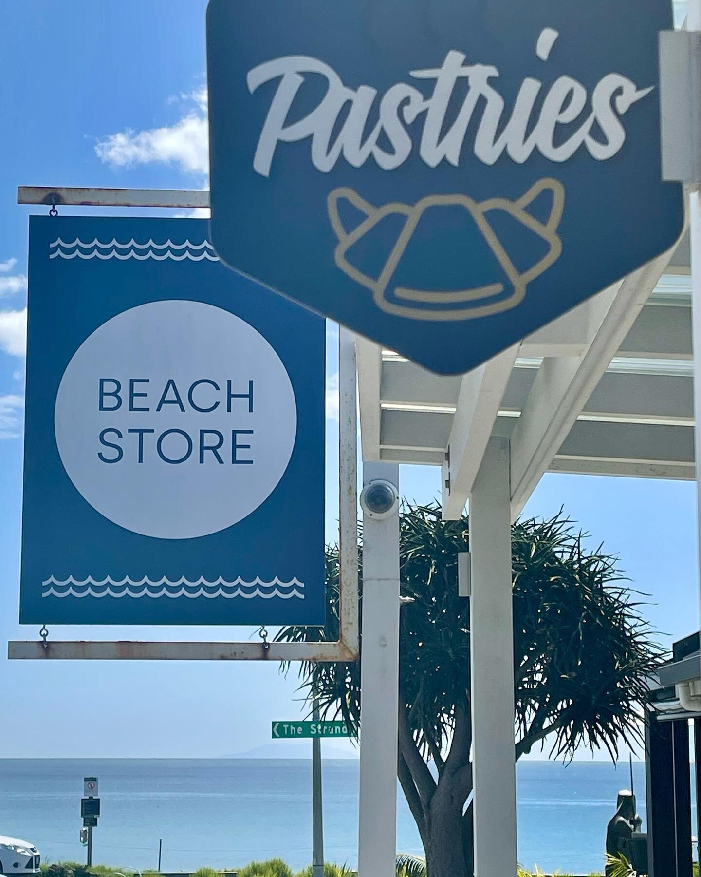 So happy that our lovely French friends have opened The Beach Store for summer - just a one minute walk from both Wavesong and The Hibiscus for the best coffee and the freshest pastries, croissants and sandwiches ☕️🥐🥪⭐️🌟