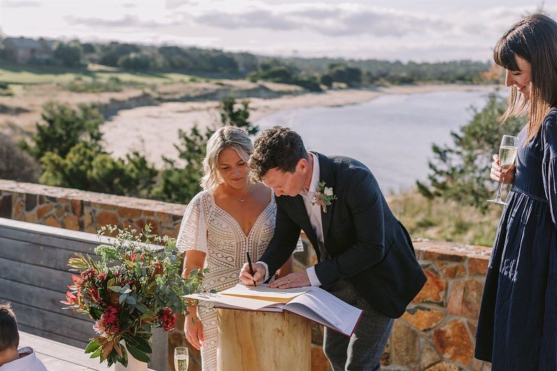 Ash + Scot (+ the coolest green velvet shoes!) // relaxed, intimate, and perfectly &lsquo;them&rsquo;! 

Photos: @fredandhannah 
Venue: @piermont 
Flowers: Ash&rsquo;s mum

#hobartweddingcelebrant #feministwedding #weddingcelebrant #weddingceremony #