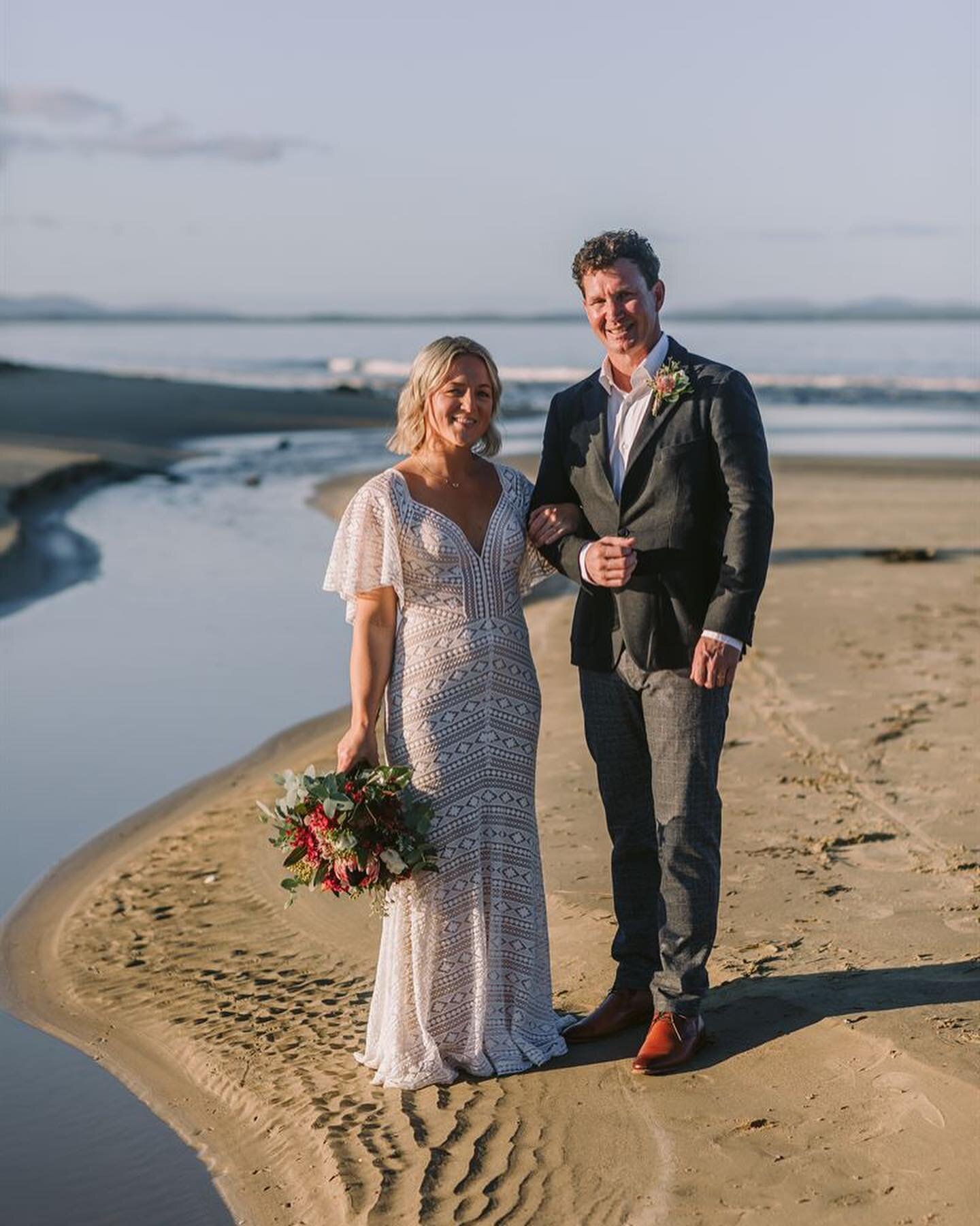 More Ash + Scot // simple, elegant, and surrounded by family. Relaxed + intimate, what more could you want?! 🤍

Photos + hype: @fredandhannah 
Flowers + enthusiasm: Ash&rsquo;s mum
Location + accomodation: @piermont 

#hobartweddingcelebrant #femini