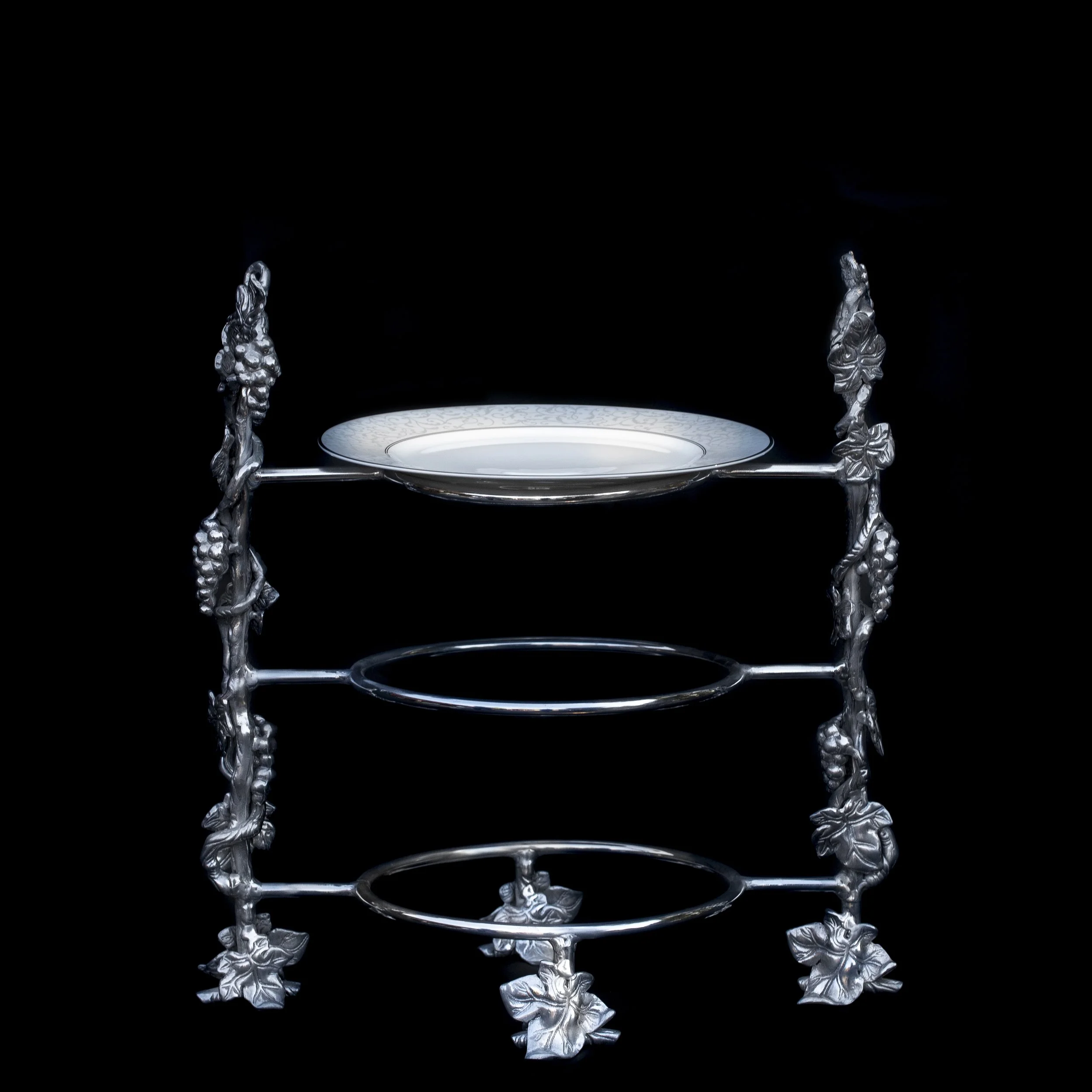 Metal Grape Dinner Plate Caddy