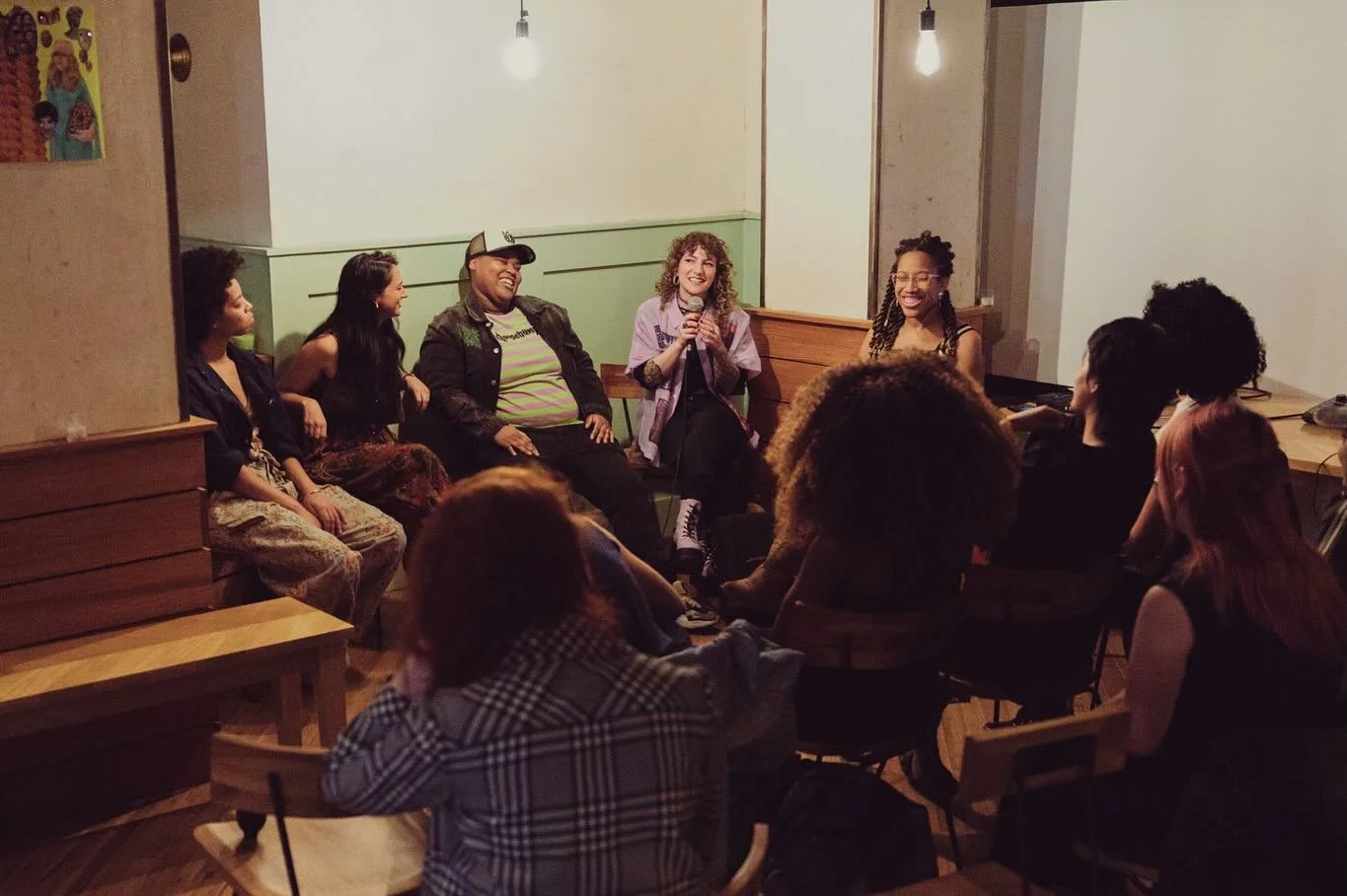 Had such a great time on the @womensjam songwriting panel last week! Facilitated by the incomparable @oliviakandtheparkers , and other panelists @sarahanjalimusic @thisiselysse and @feelingdizzy.wav , so many interning perspectives, advice, and an in