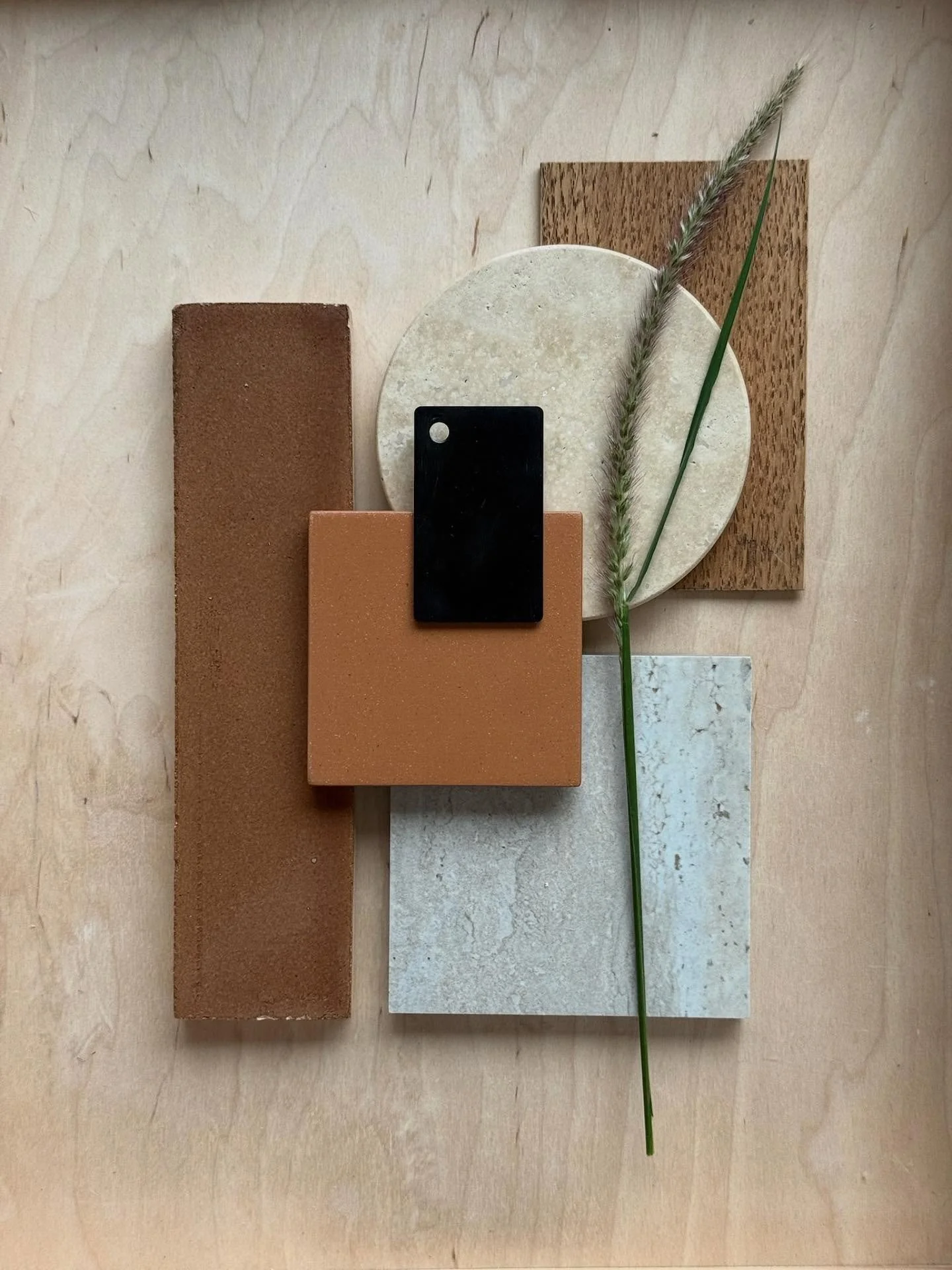 LIFE LATELY 💚. A little round up of home renovation madness, exciting work, half term juggling, family time, and inspiration from out and about. 

1. Mood-boarding for a new bathroom project
2. Autumn colours at @bora_sons
3. @thekooks with my te