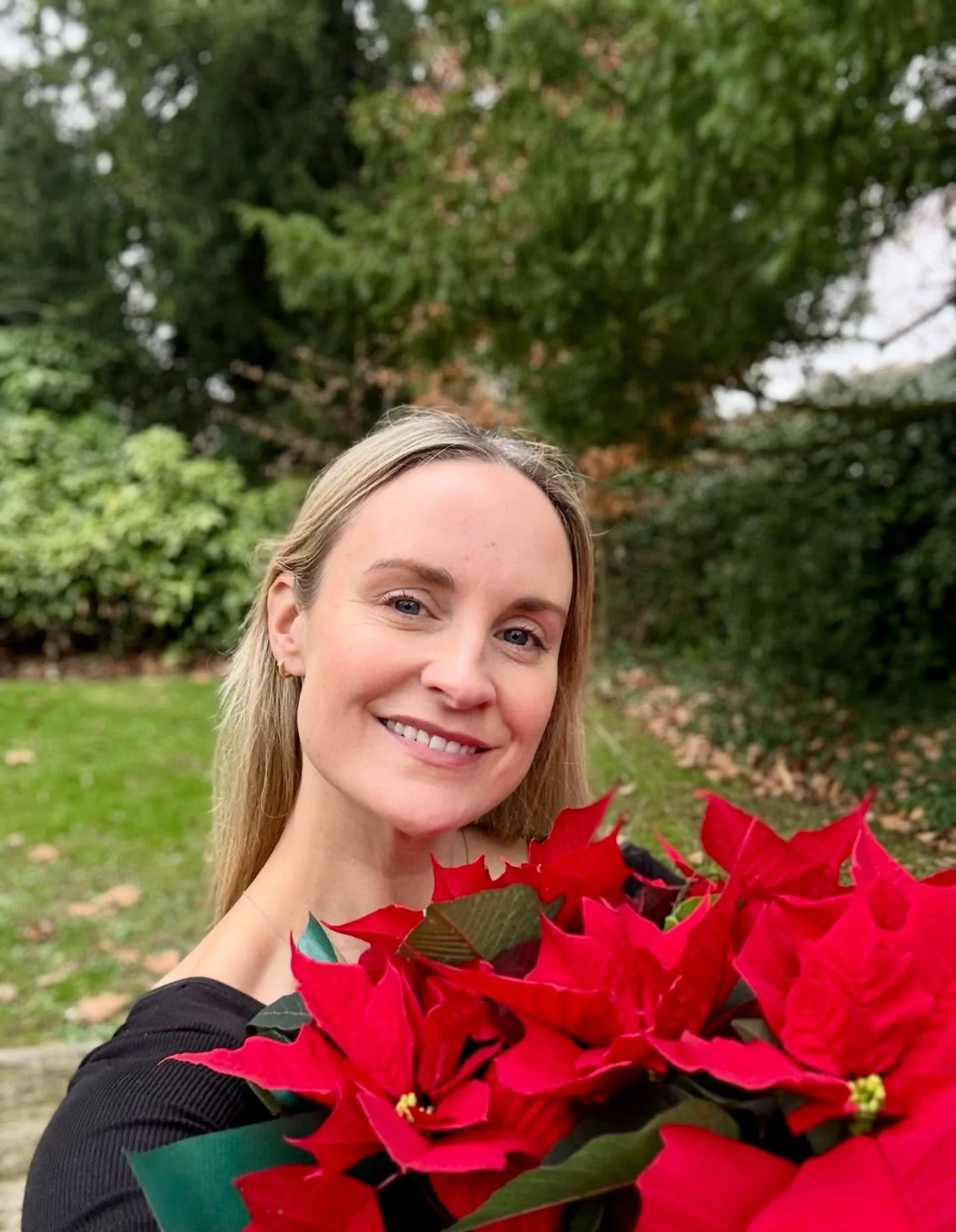 Signing off social for Christmas with my festive foliage😊❤️. After a lovely few days with my Dad in Belgium, I&rsquo;m coming home to wrap up some final bits of work and then I&rsquo;ll be properly switching off for a break next week.

Thank you so 