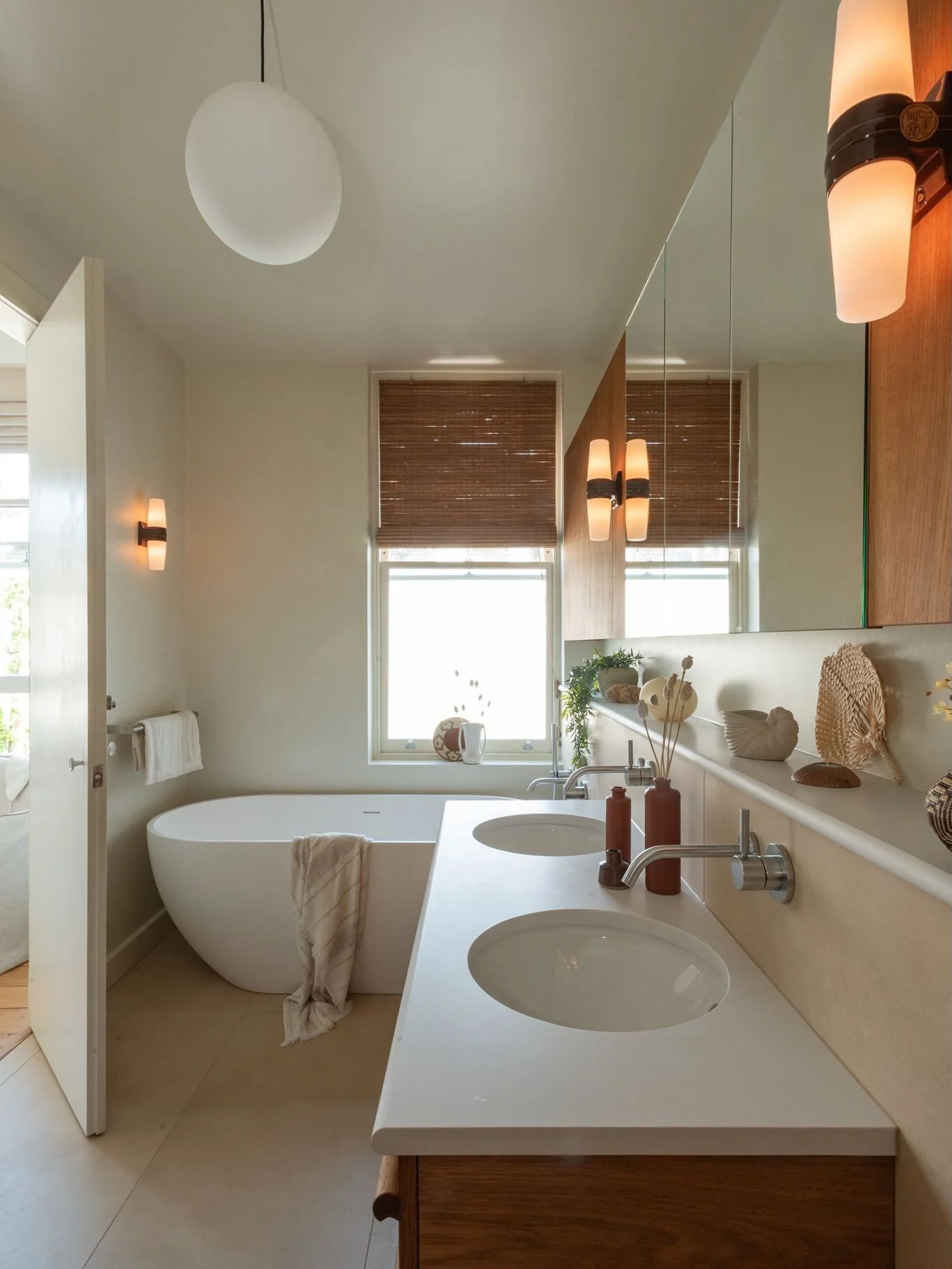 One of the biggest changes I made to this bathroom is something you can&rsquo;t actually see 👀.
The original bathroom floor had been raised to accommodate the pipework. It&rsquo;s not the glamorous part of a renovation, but rather than simply design