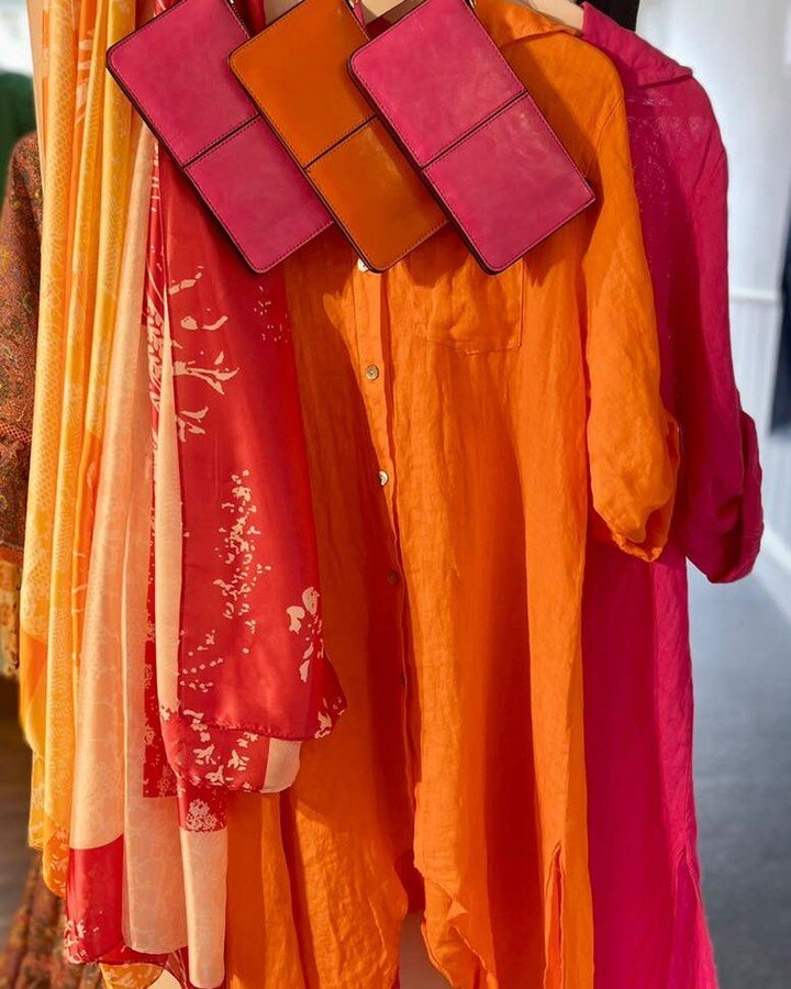 Bright orange and pink loving this combo