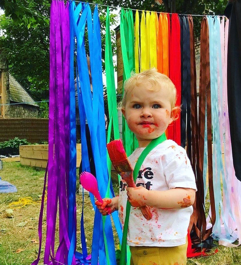 We are delighted to have @make_do_play at the festival this weekend to keep your little ones super happy😁. They are experts in child led play and sparking young imaginations. Expect it to get messy! #bringyouroveralls #messyplay #sensory #wellstreet