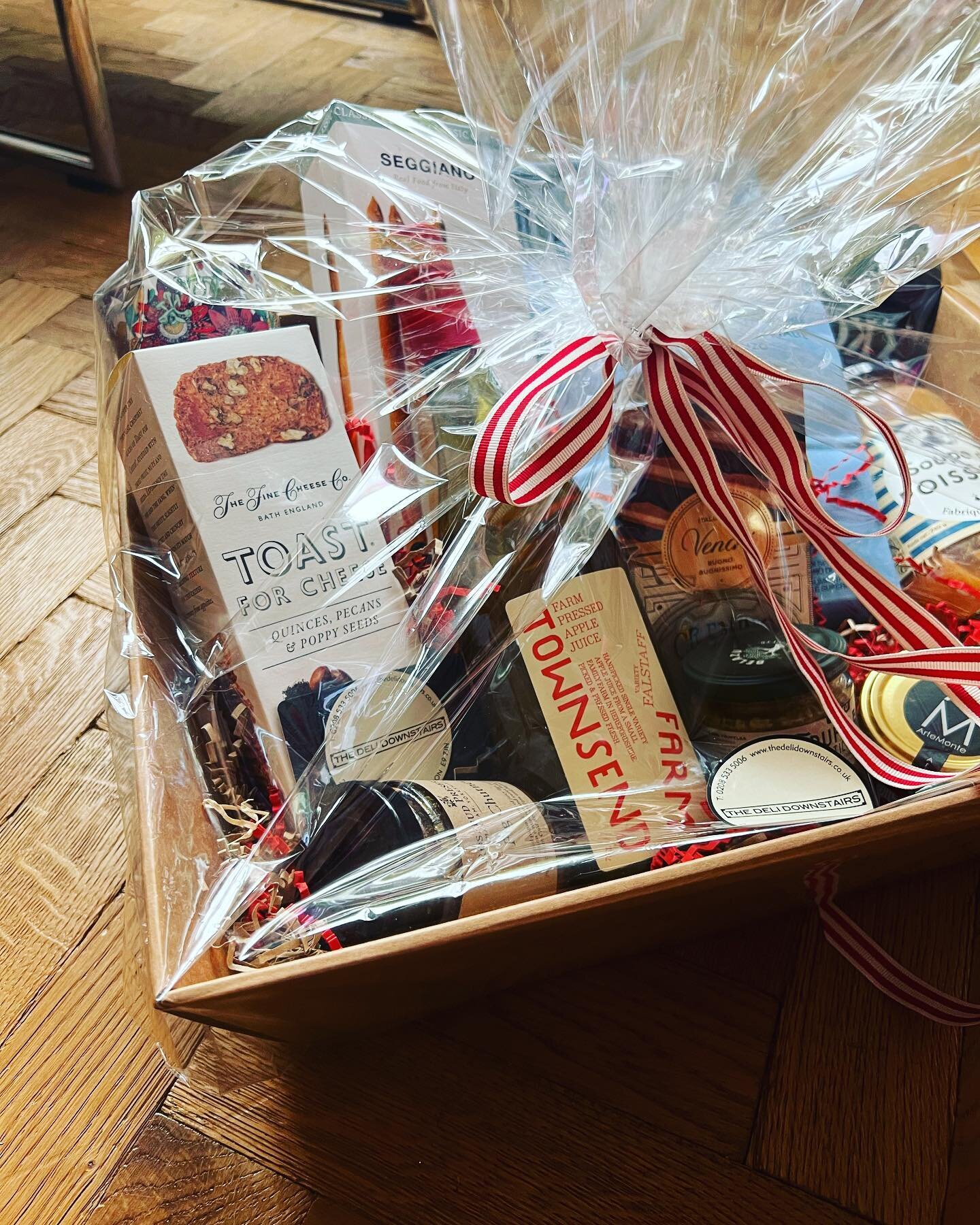 Presenting the aaamazing hamper from @delidownstairs! Just one of an array of brilliant prizes in our raffle and tombola this year from incredibly generous local traders
@wellstreetpizza 
@katesheridanbags @thelauristonpub @hawkepub @allpointseastuk 