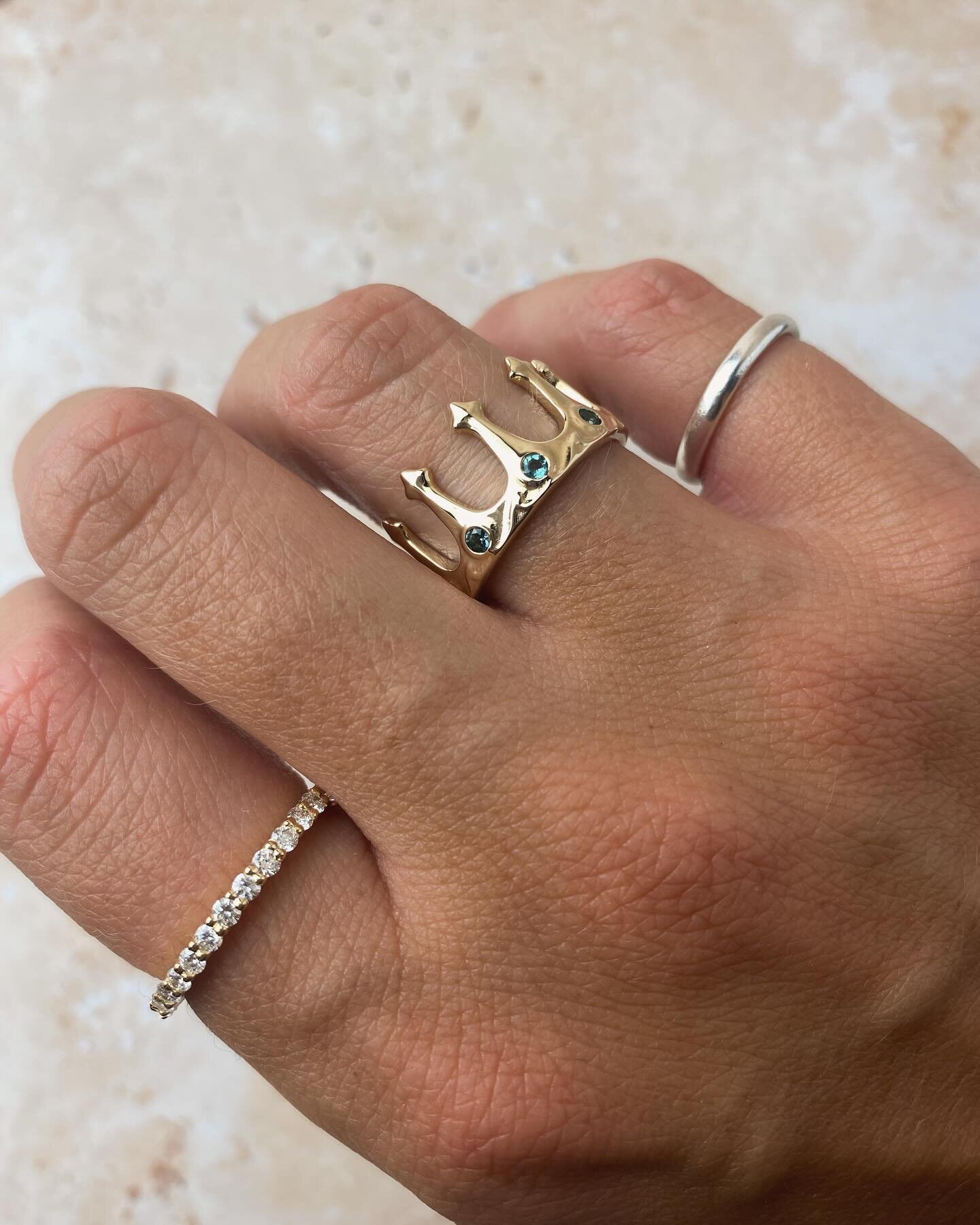 🌊 Ocean mythology 💙

Both of these rings have ties to the sea, on the left is the Aeon ocean diamond eternity ring and on the right is the Neptune&rsquo;s crown ring. 

The eternity ring has diamonds sourced sustainably and ethically from the sea b