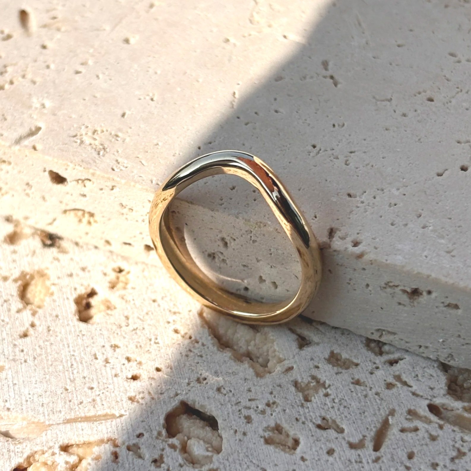 Meander Ring