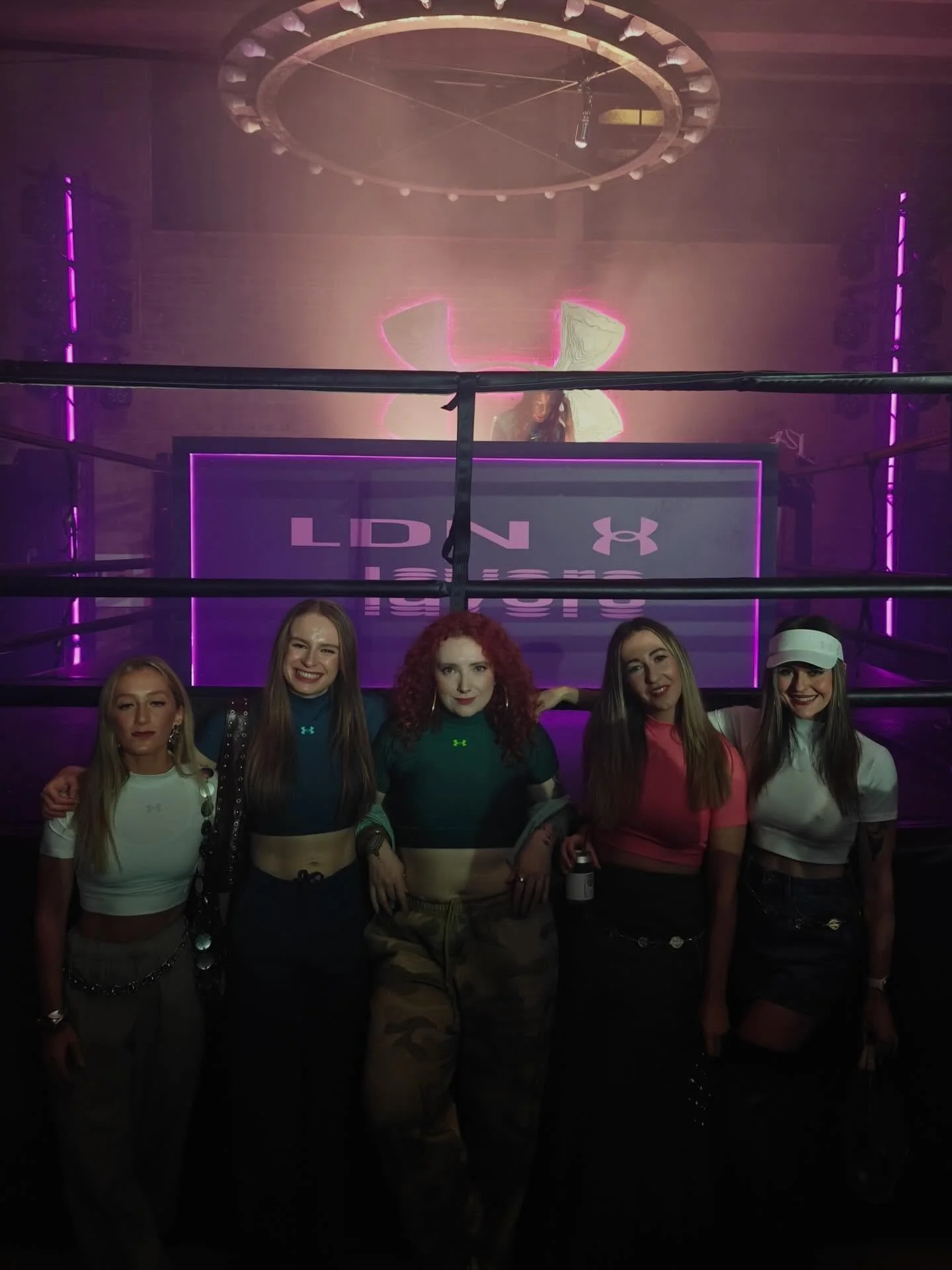 Partying the night away with the SIN Run Club girlies 🖤

Modelling the new HeatGear baselayer from Under Armour and honestly&hellip; 10/10 vibes.

Strong women dancing way past our bedtime.
Proof that movement doesn&rsquo;t always look like training