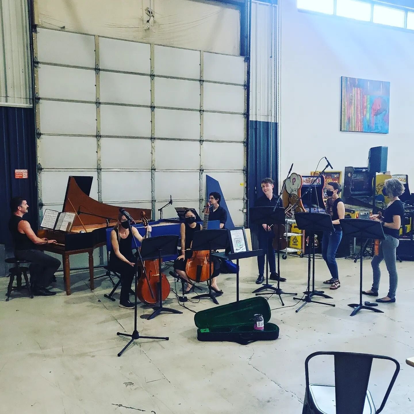 Bourbon Baroque is getting ready to wow the Market with some beautiful music! Featuring DUALLING HARPSICHORDS!
@bourbonbaroque @loganstreetmarket @jacdirects #baroque #quintet #magic