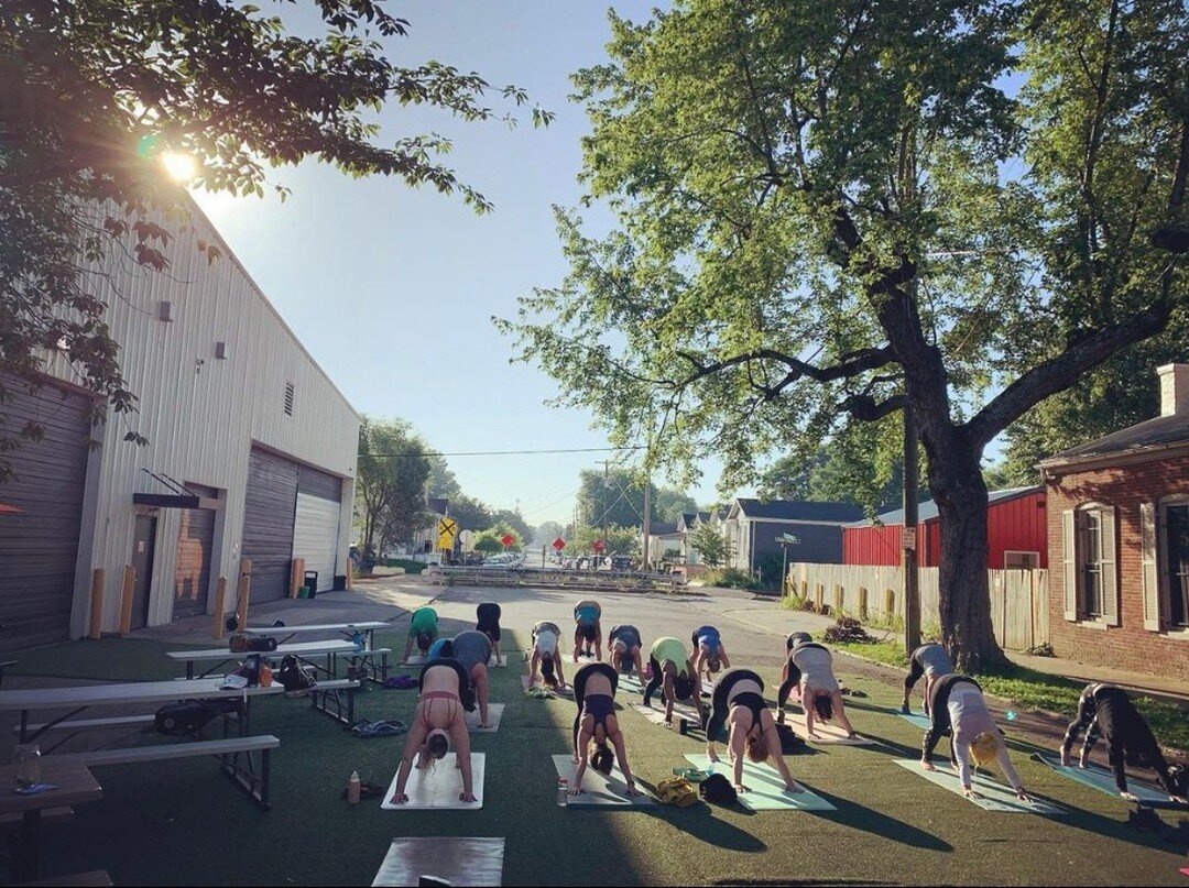 We love starting our Saturday mornings with @kentuckyyogainitiative! Come get a good stretch then make time to visit our early-morning vendors when you're done for some coffee, bagels, smoothies, pastries, and more! They will be here every Saturday t