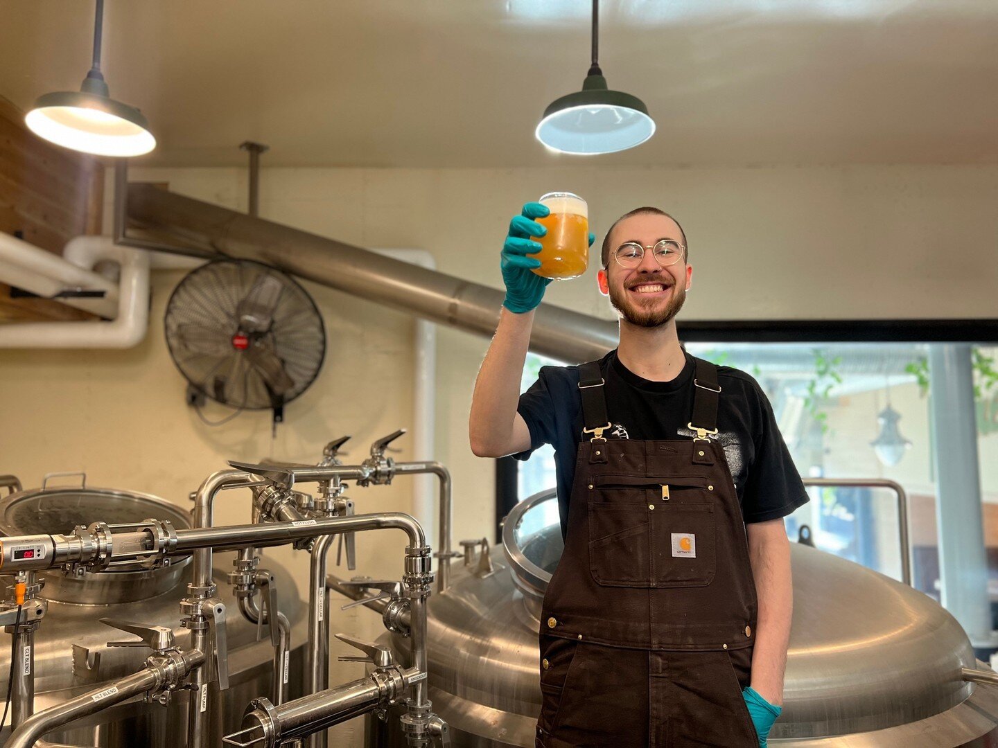 .⁠
⁠
This guy! ⁠
⁠
Thanks for making such a rad Hazy IPA Devin. Haven't tried one, what are you waiting for?!⁠
⁠
#tailgunner #yyccraftbeer #yycbreweries #yycbeer #yyclocal #yycnow #sunalta #lagercentric #craftbeerdistrict #itsmellsgoodinhere #movethe