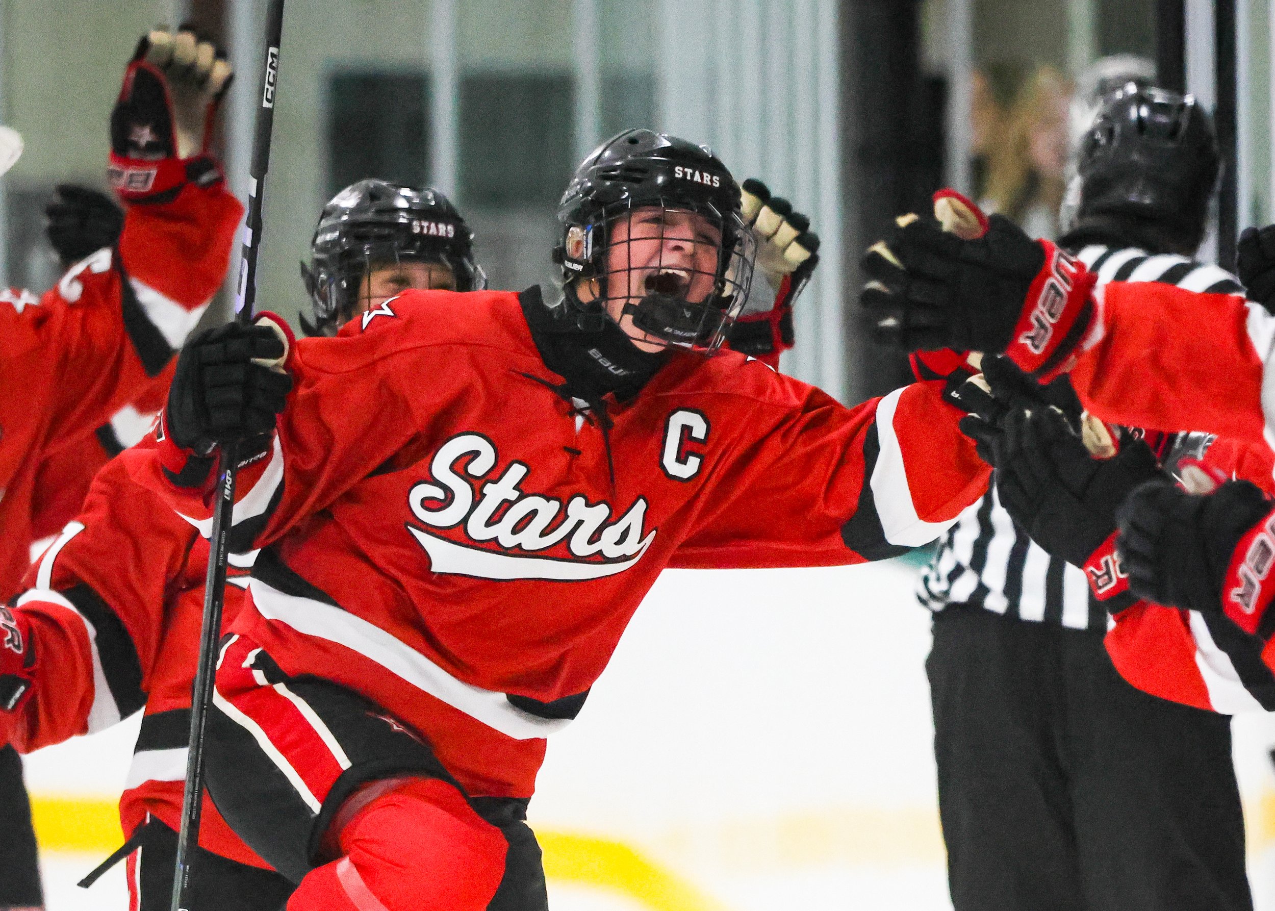 ldc-girls-hockey-vs-river-lakes-girls-hockey-111125-4 (1).jpg