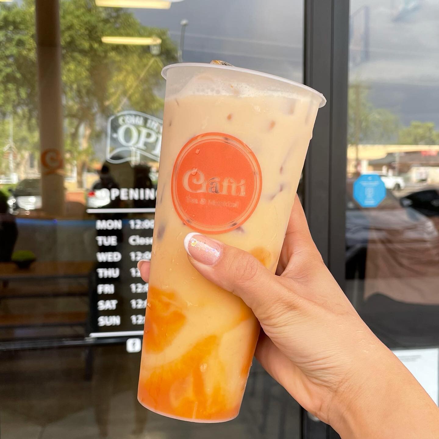 It&rsquo;s pumpkin season!! 🎃🍁🍂
Introducing the Pumpkin Smash, it&rsquo;s pumpkin milk tea, with a shot of Autumn. You asked for it, and here it is! I am certain that pumpkin lovers will dig this🧡because everyone that got to taste test this new d