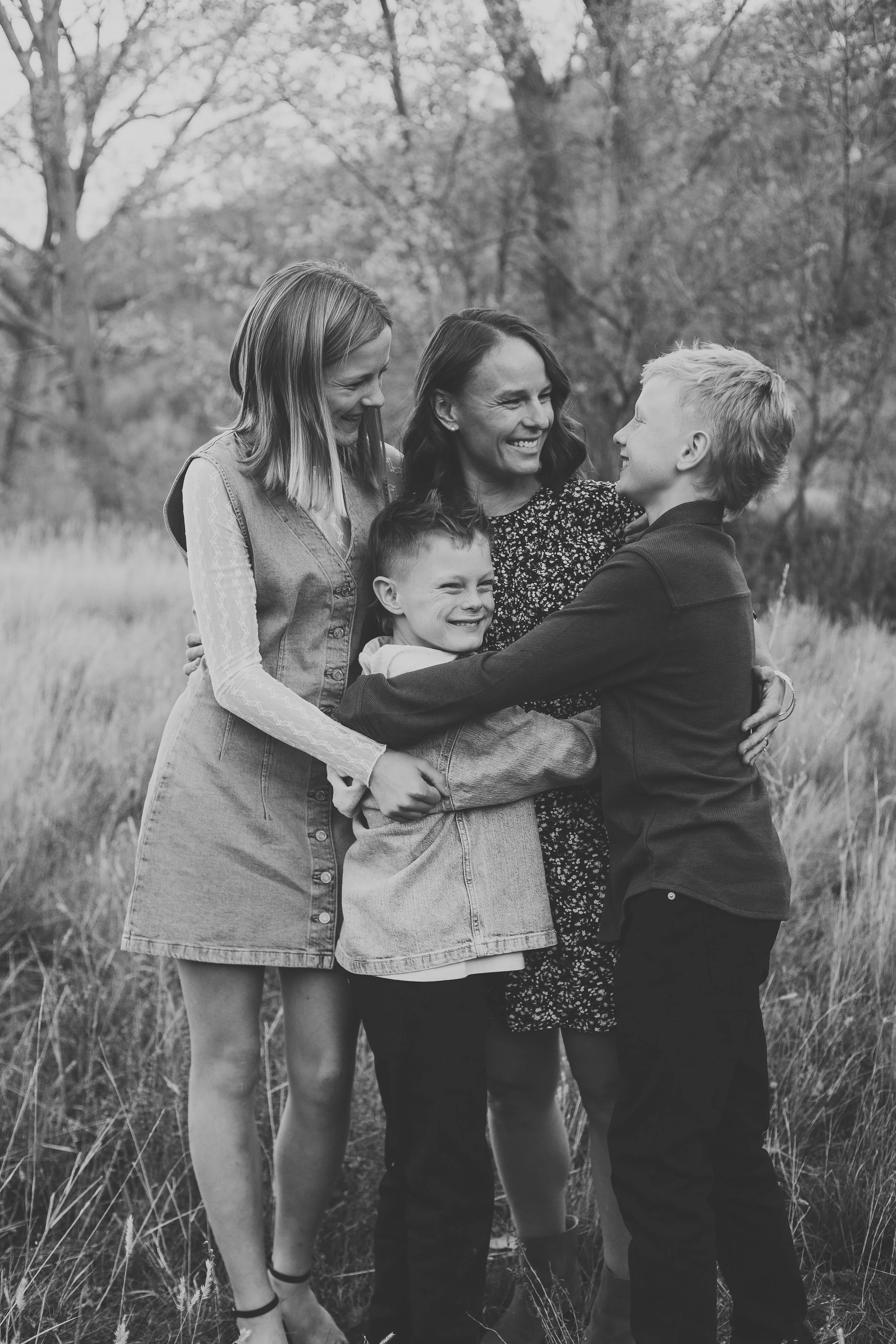 Larsen_Family-40b&w.jpg