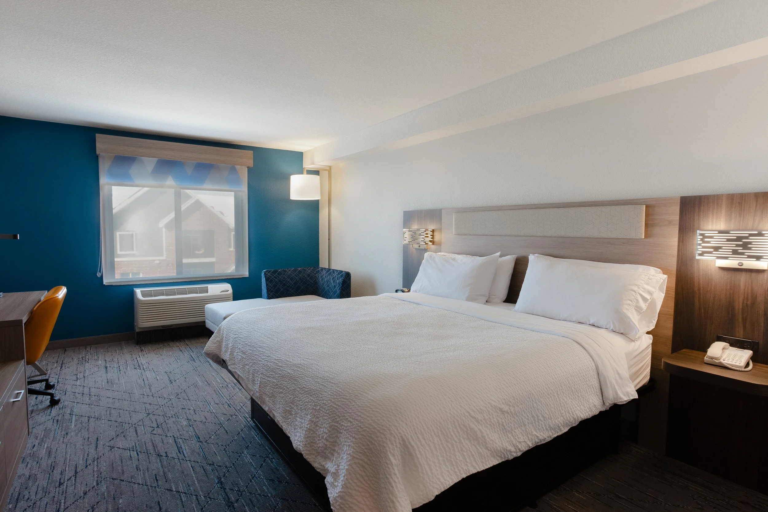 HolidayInnExpress-1.jpg