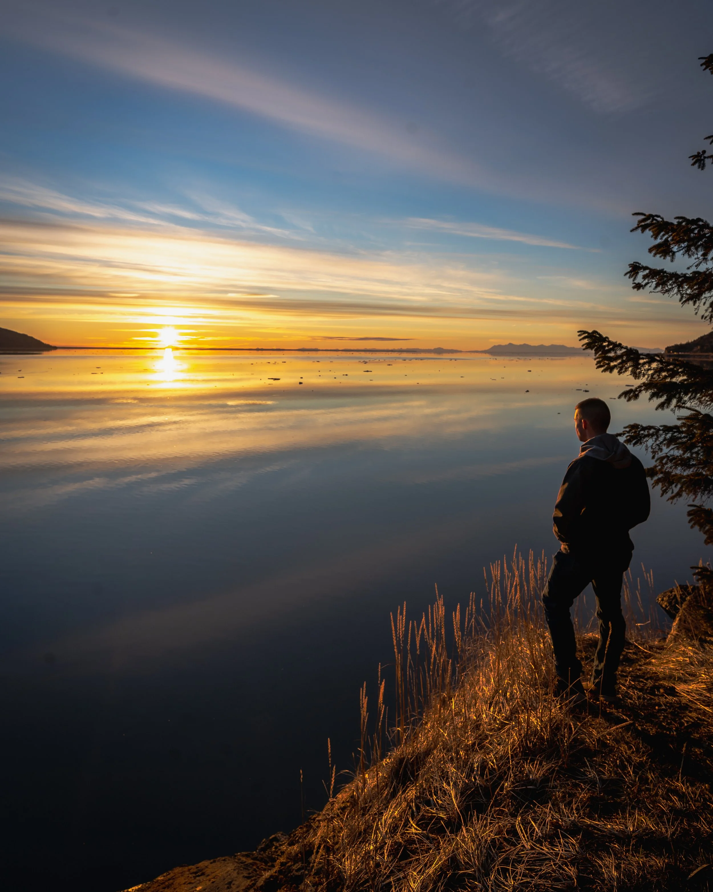 Watching the sunset at Beluga Point, Alaska 