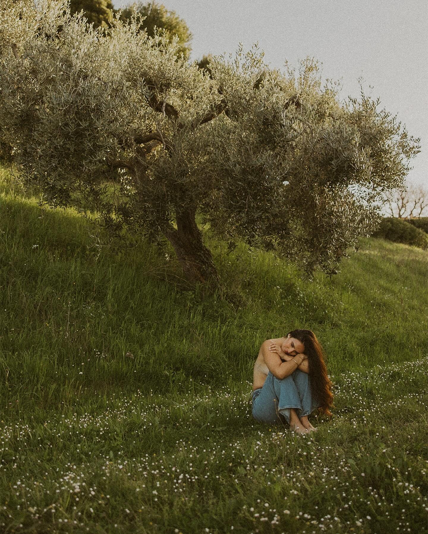 Silvana in the Olive Grove. 

Time spent among these trees will be some of the most impactful of my days. I did my 200 hour yoga teacher training with @thecollectivekula this March in Italy, and the days walking barefoot on the land of @villaolivomar