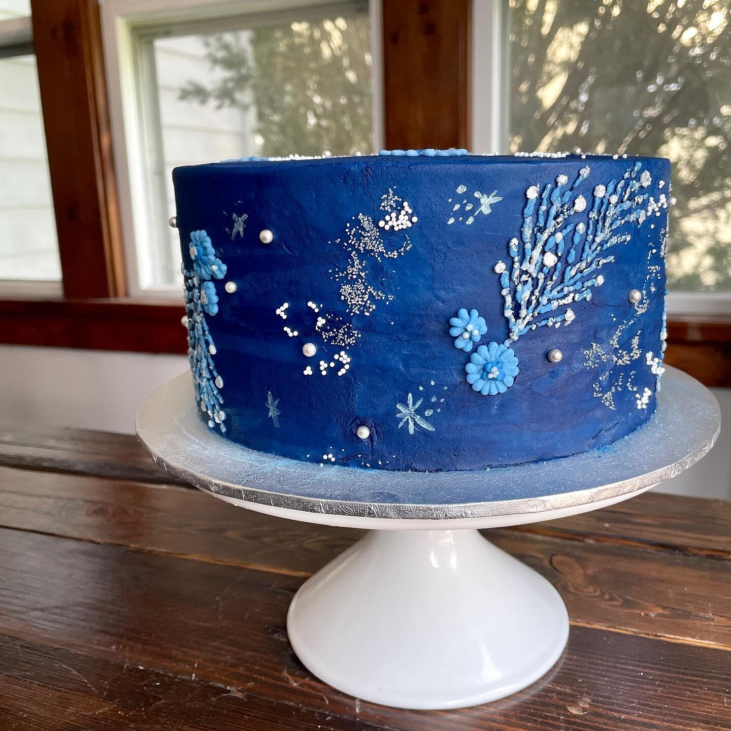 the cake &amp; the inspo based on the brides dress for a constellation bridal shower💙✨