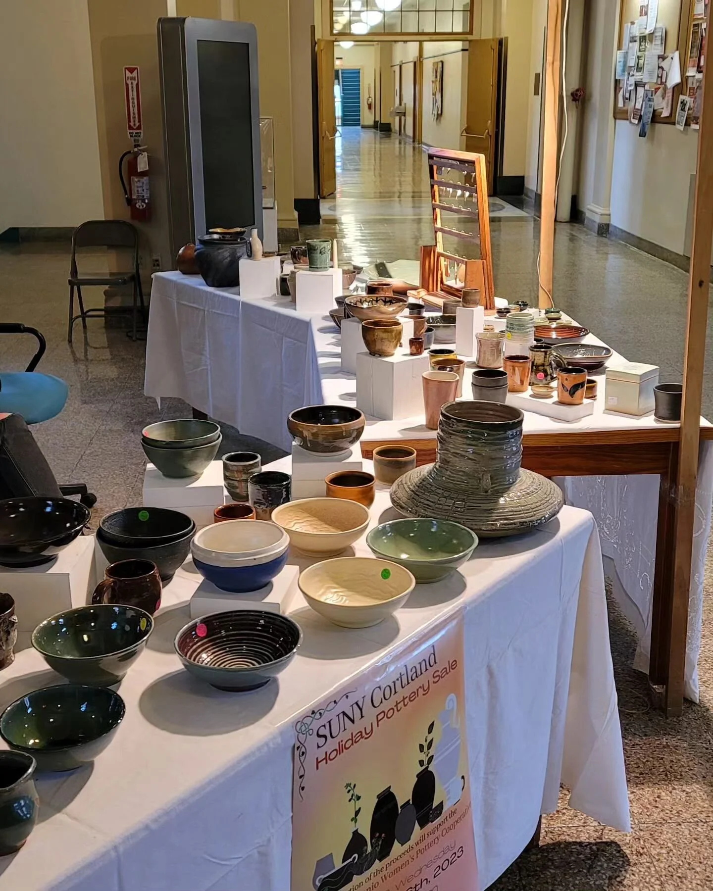 Come by for the FINAL DAY of our Pottery sale!! Do you need Xmas gifts for yourself or your family, we've got 'em here! 🎁❄️

We are here in Old Main until 3PM, while supplies last! 😉

#SUNYCortlandpotterysale #sunycortland #sunycortlandart #ceramic